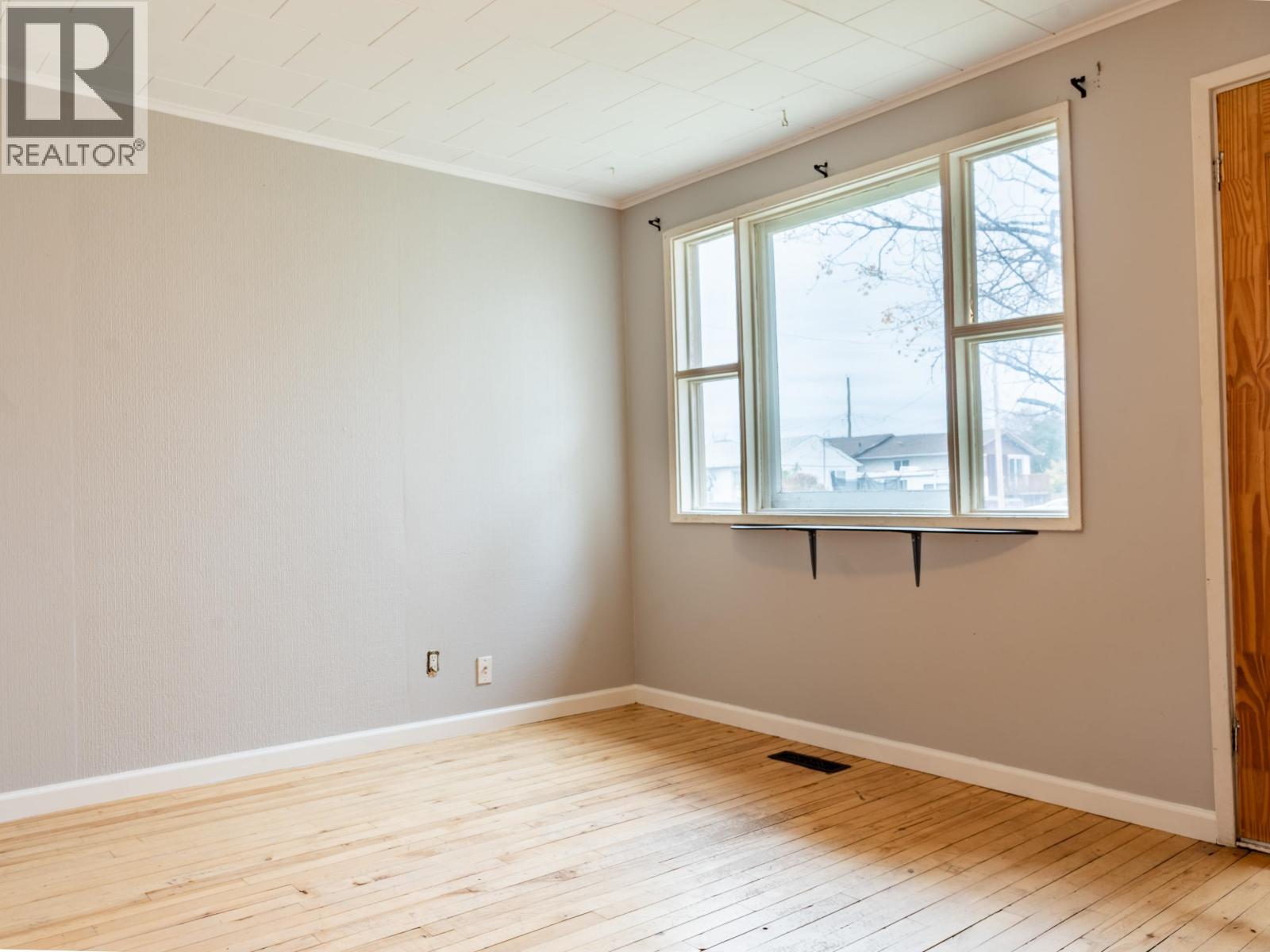 794 Harper Street Property Photo 4