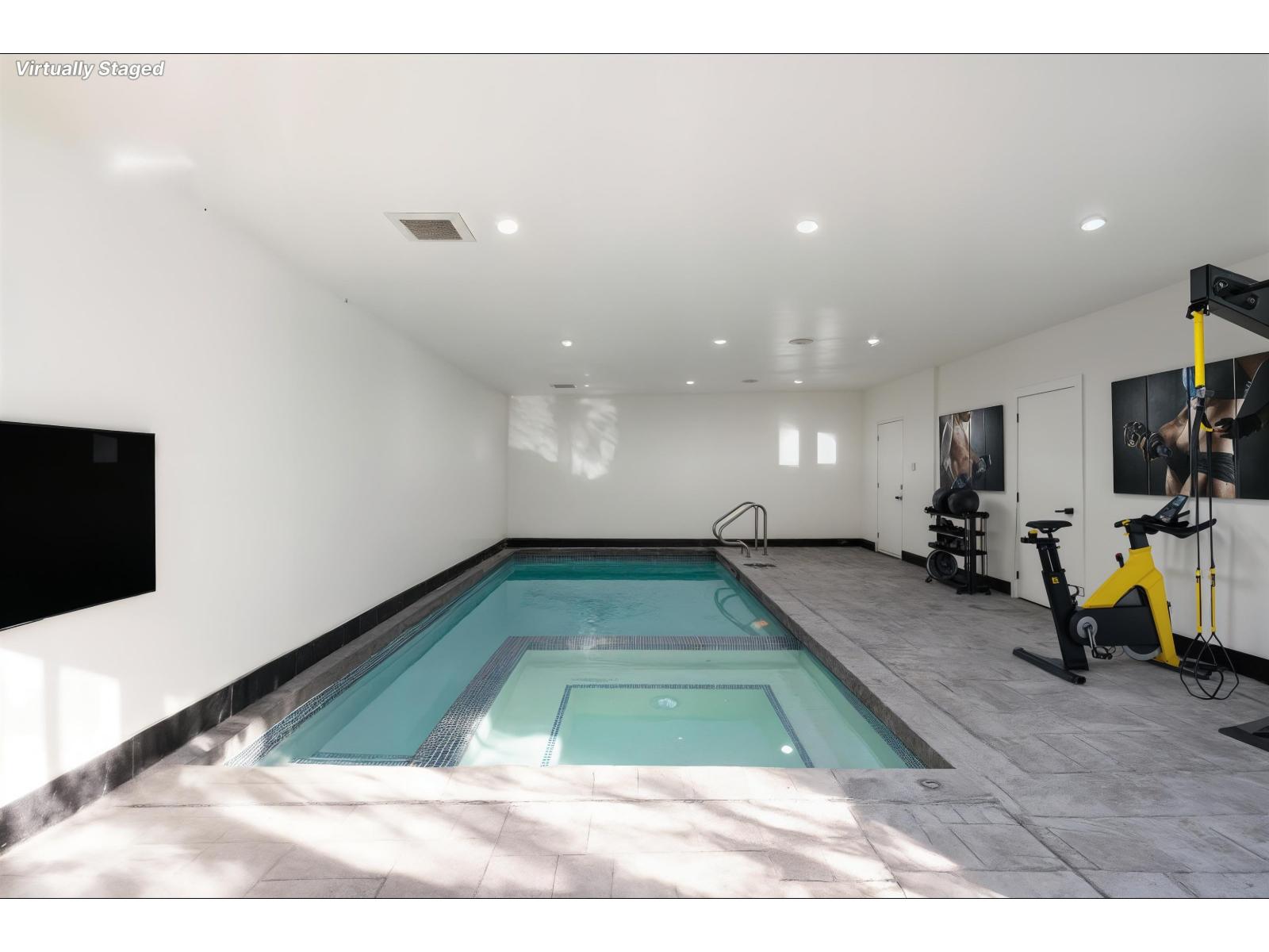 5585 148 Street Property Photo 3