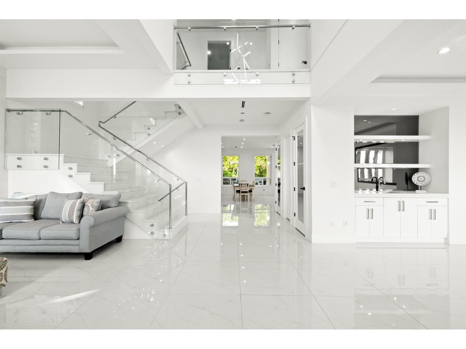 5585 148 Street Property Photo 6
