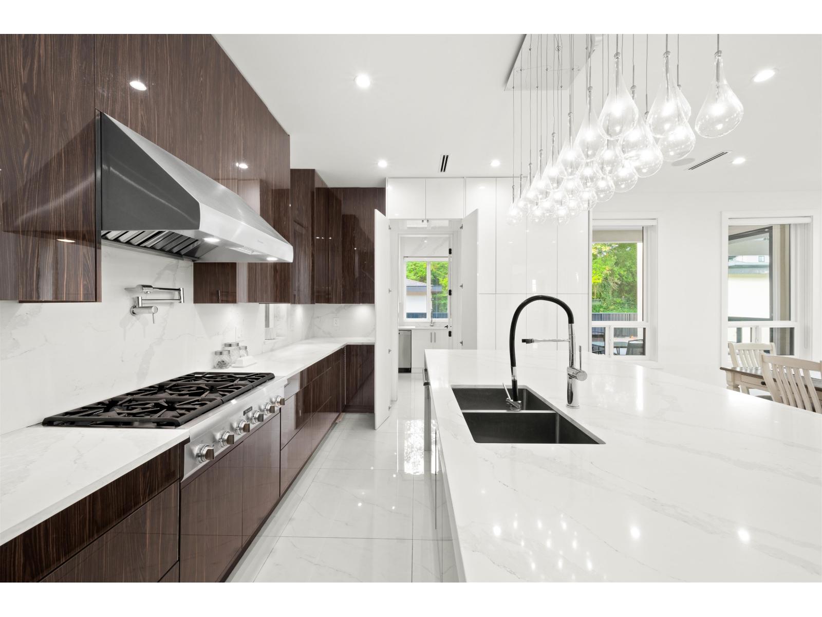 5585 148 Street Property Photo 13