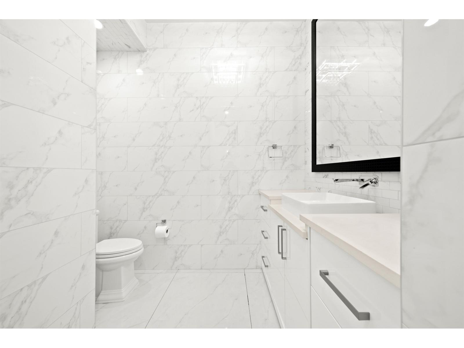 5585 148 Street Property Photo 17