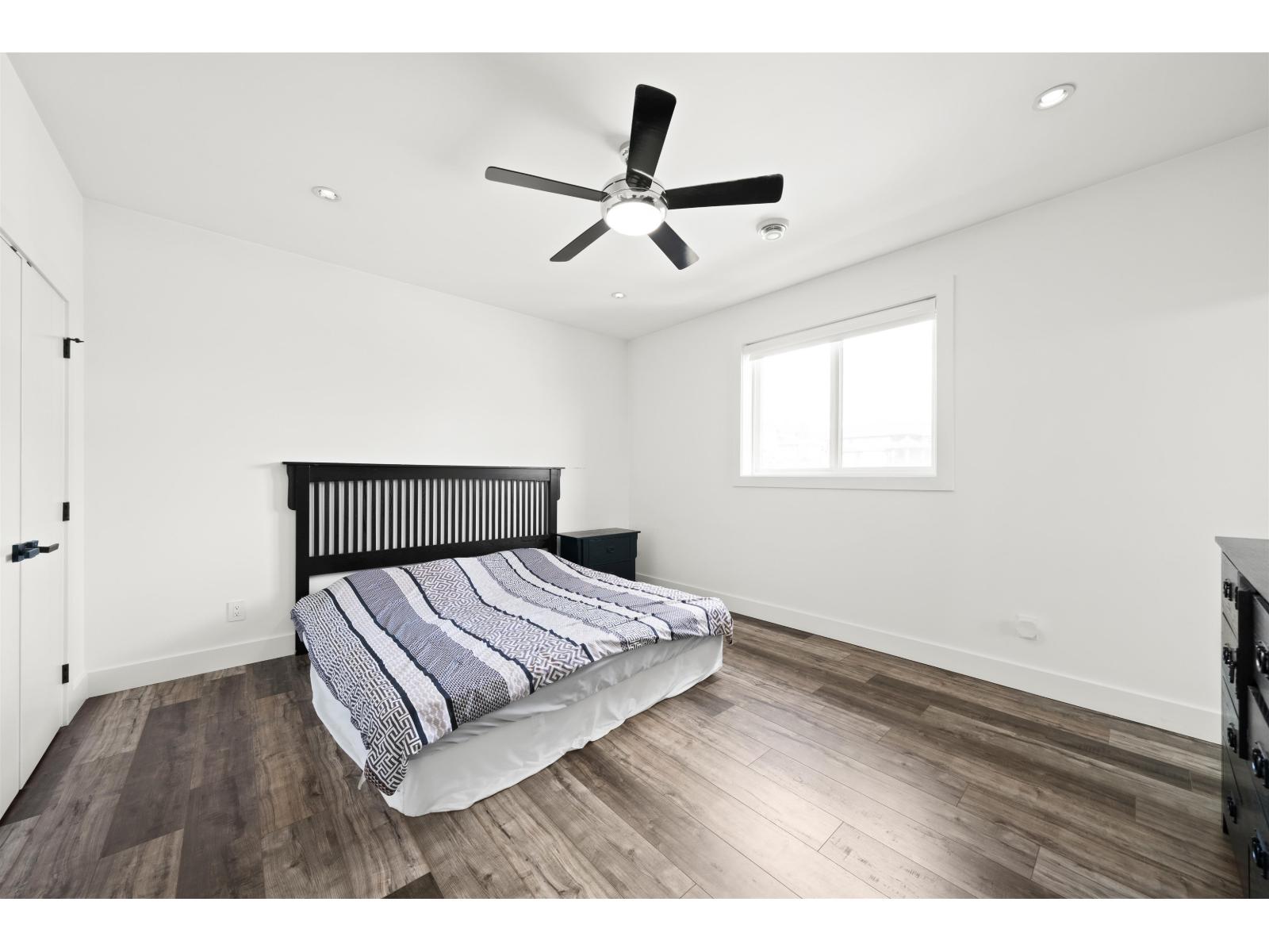 5585 148 Street Property Photo 25