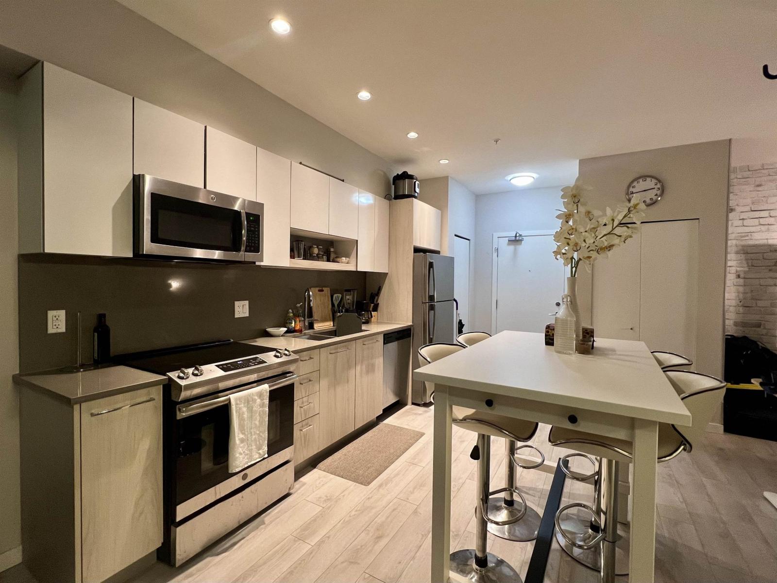 514 13768 108 Avenue Property Photo 3
