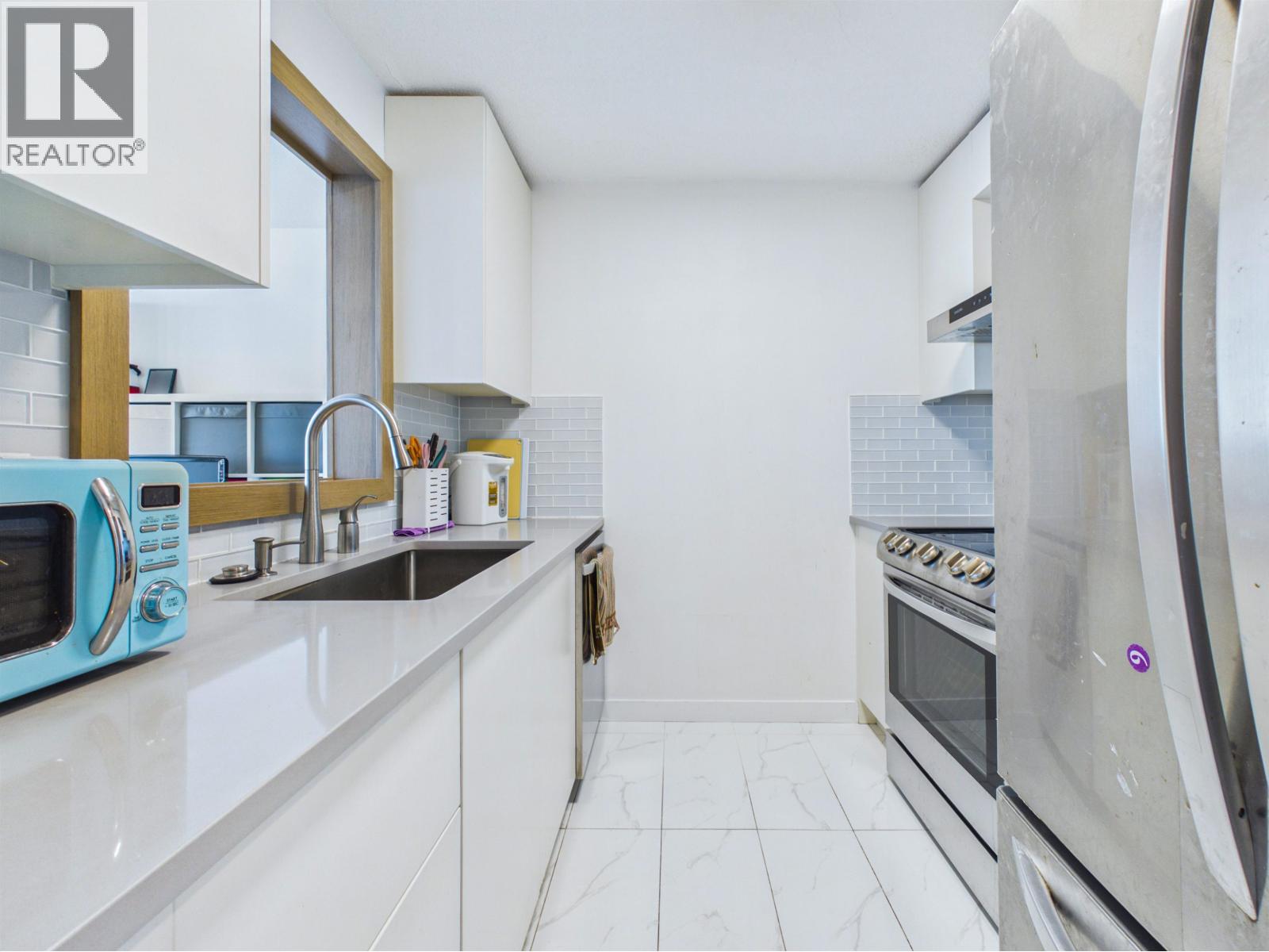 1405 6622 Southoaks Crescent Property Photo 7