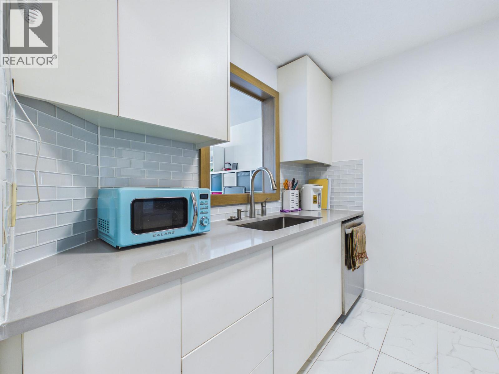 1405 6622 Southoaks Crescent Property Photo 8