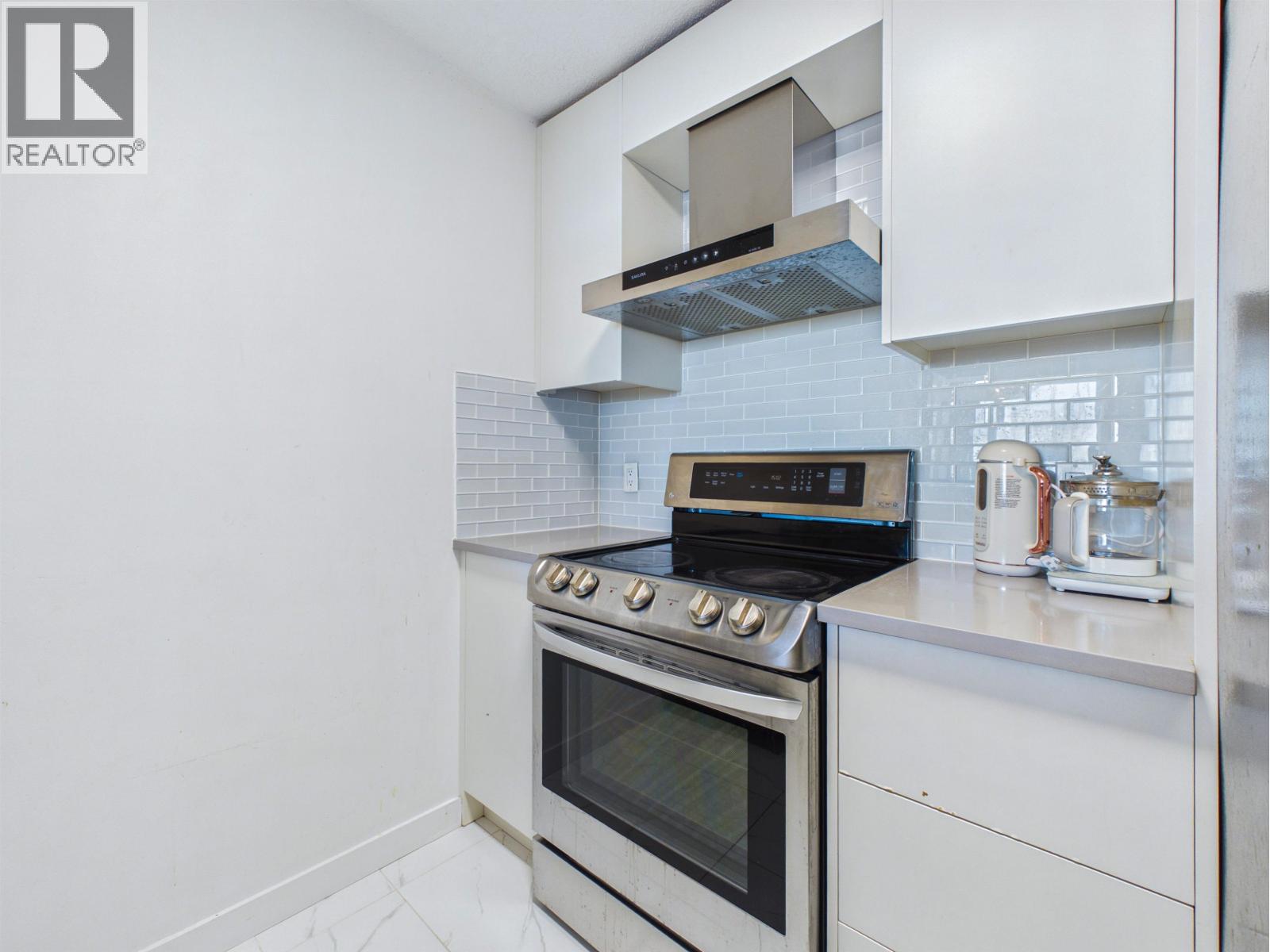 1405 6622 Southoaks Crescent Property Photo 10