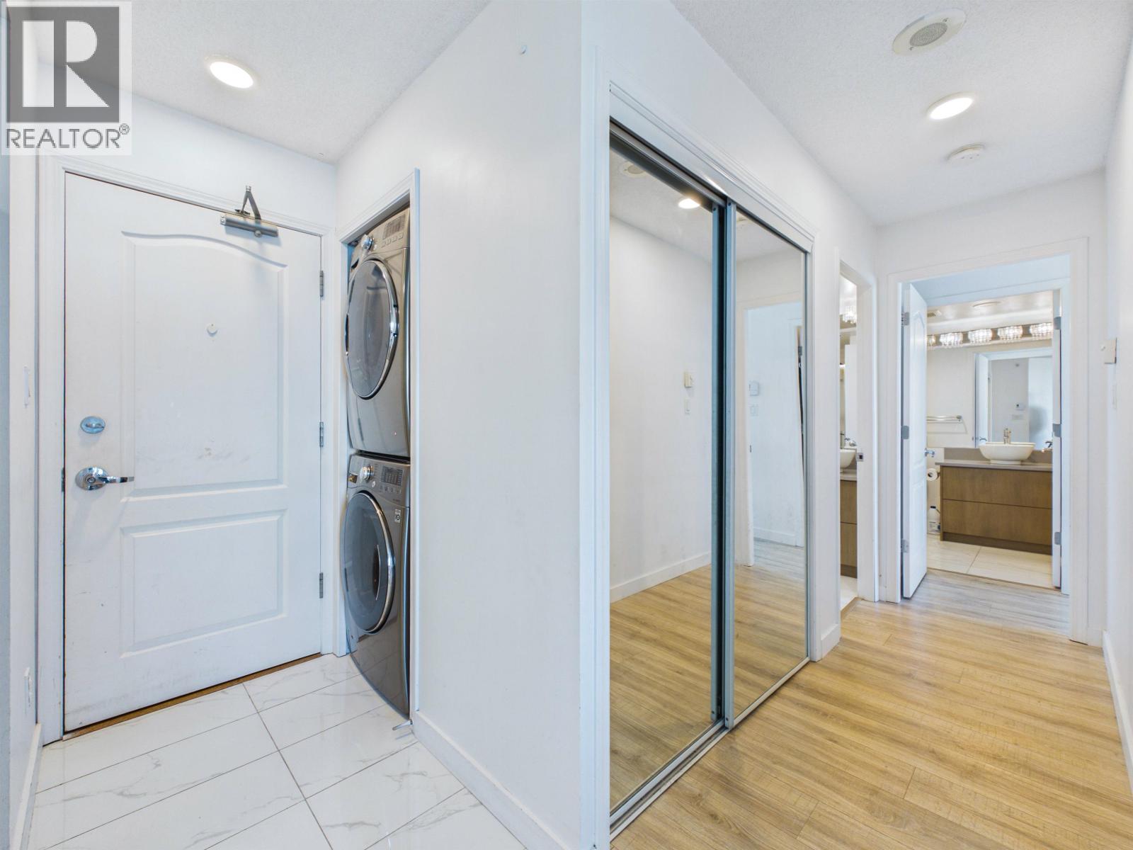 1405 6622 Southoaks Crescent Property Photo 13