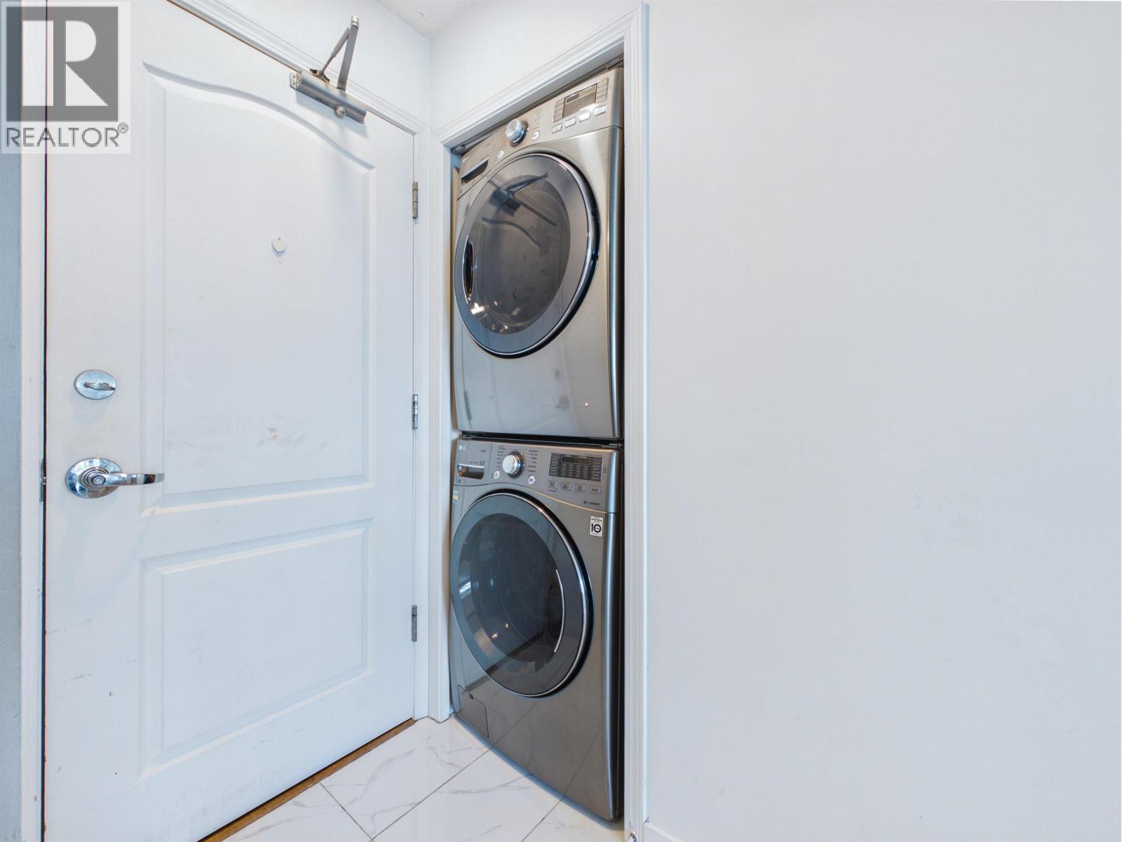 1405 6622 Southoaks Crescent Property Photo 14