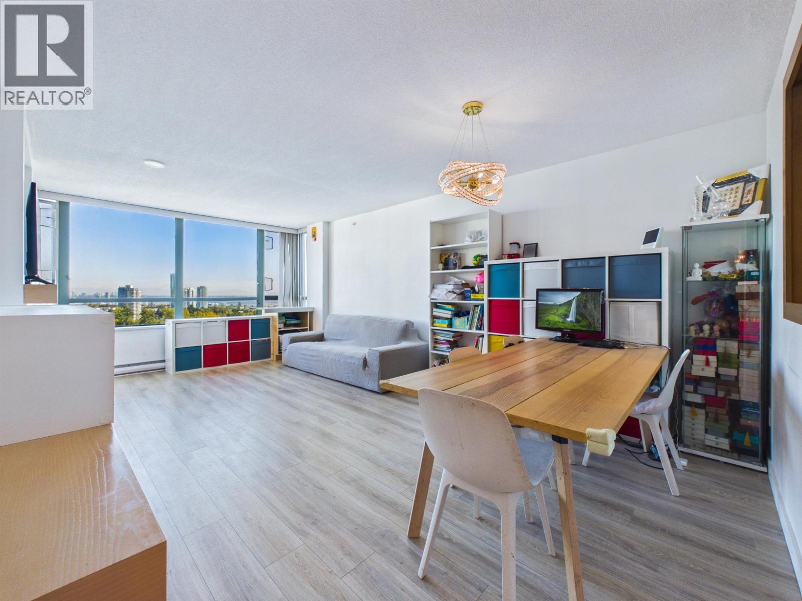 1405 6622 Southoaks Crescent Property Photo 15