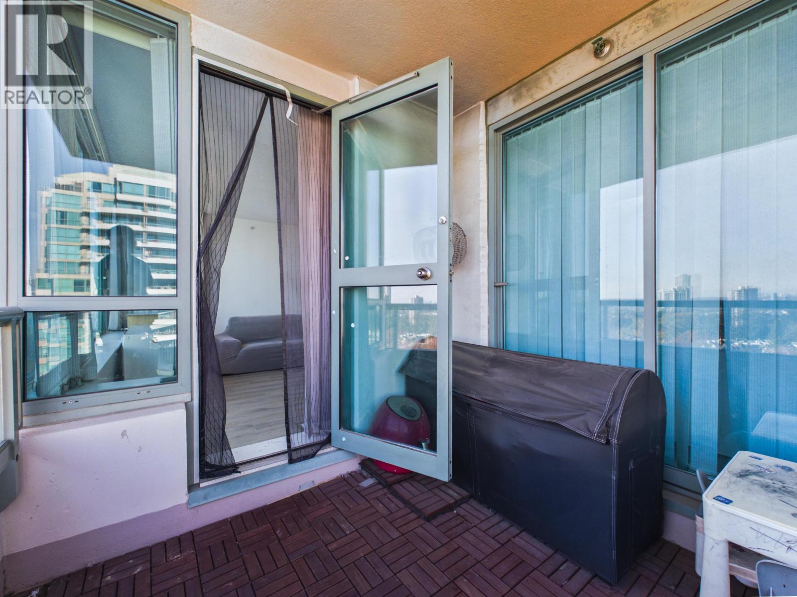 1405 6622 Southoaks Crescent Property Photo 22
