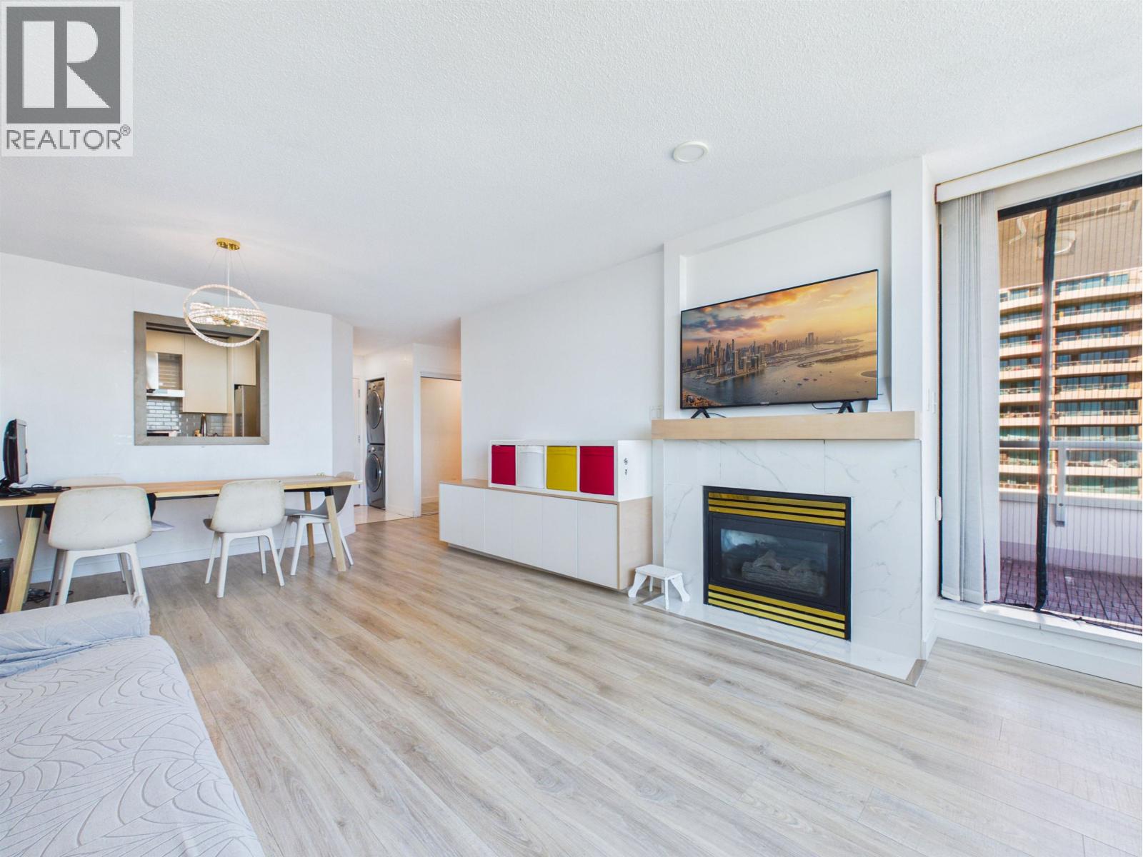1405 6622 Southoaks Crescent Property Photo 24