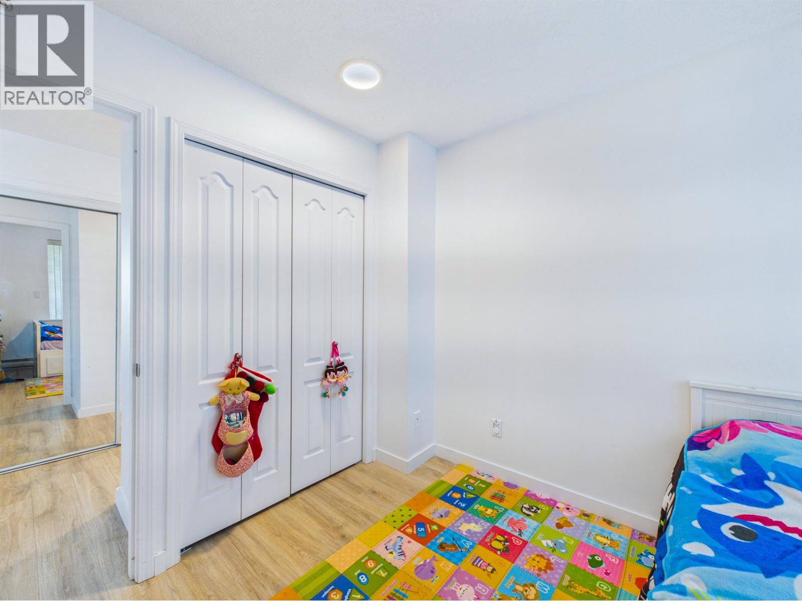 1405 6622 Southoaks Crescent Property Photo 26