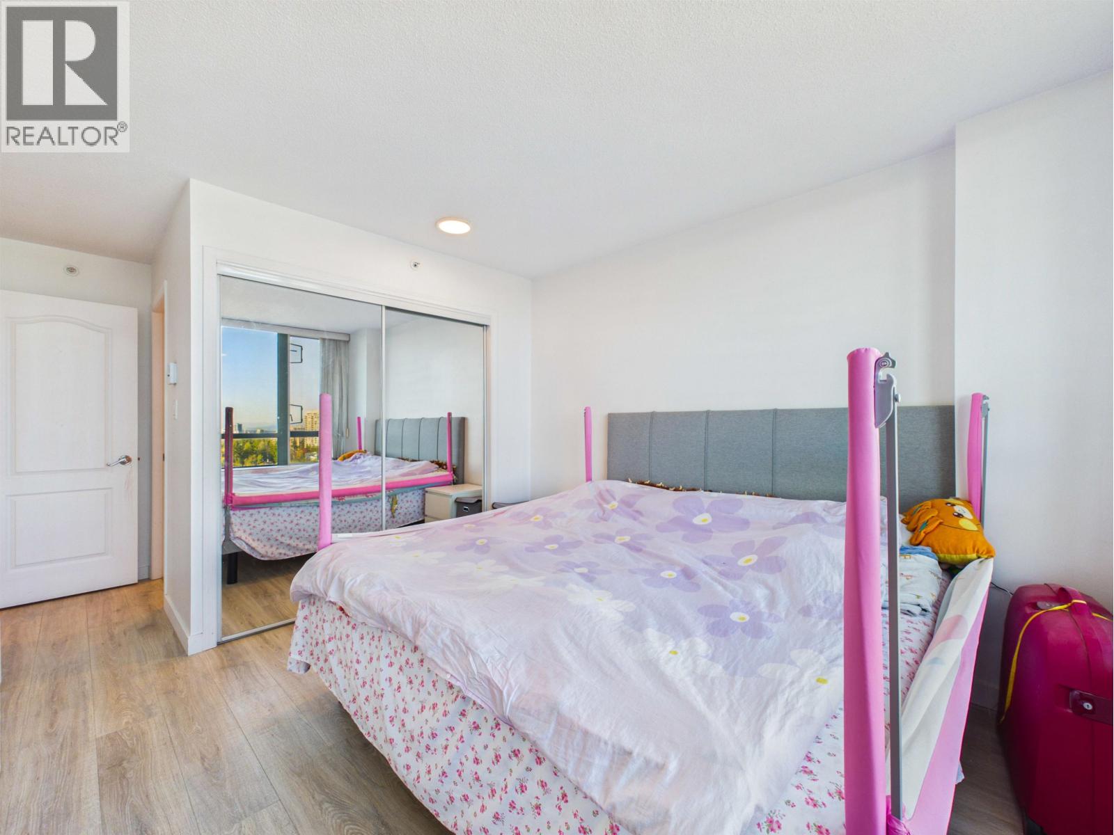 1405 6622 Southoaks Crescent Property Photo 29