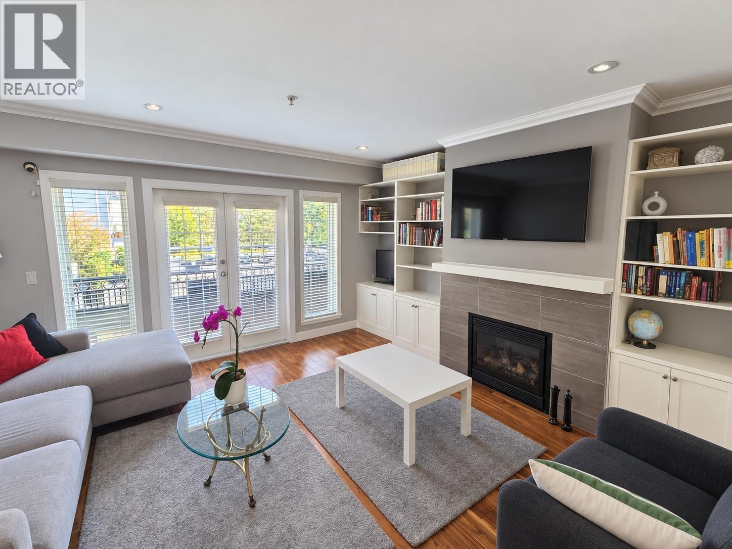 1 1137 BARCLAY STREET Property Photo 1