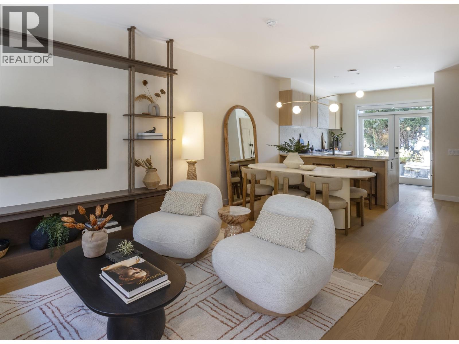 171 5431 Oak Street Property Photo 1