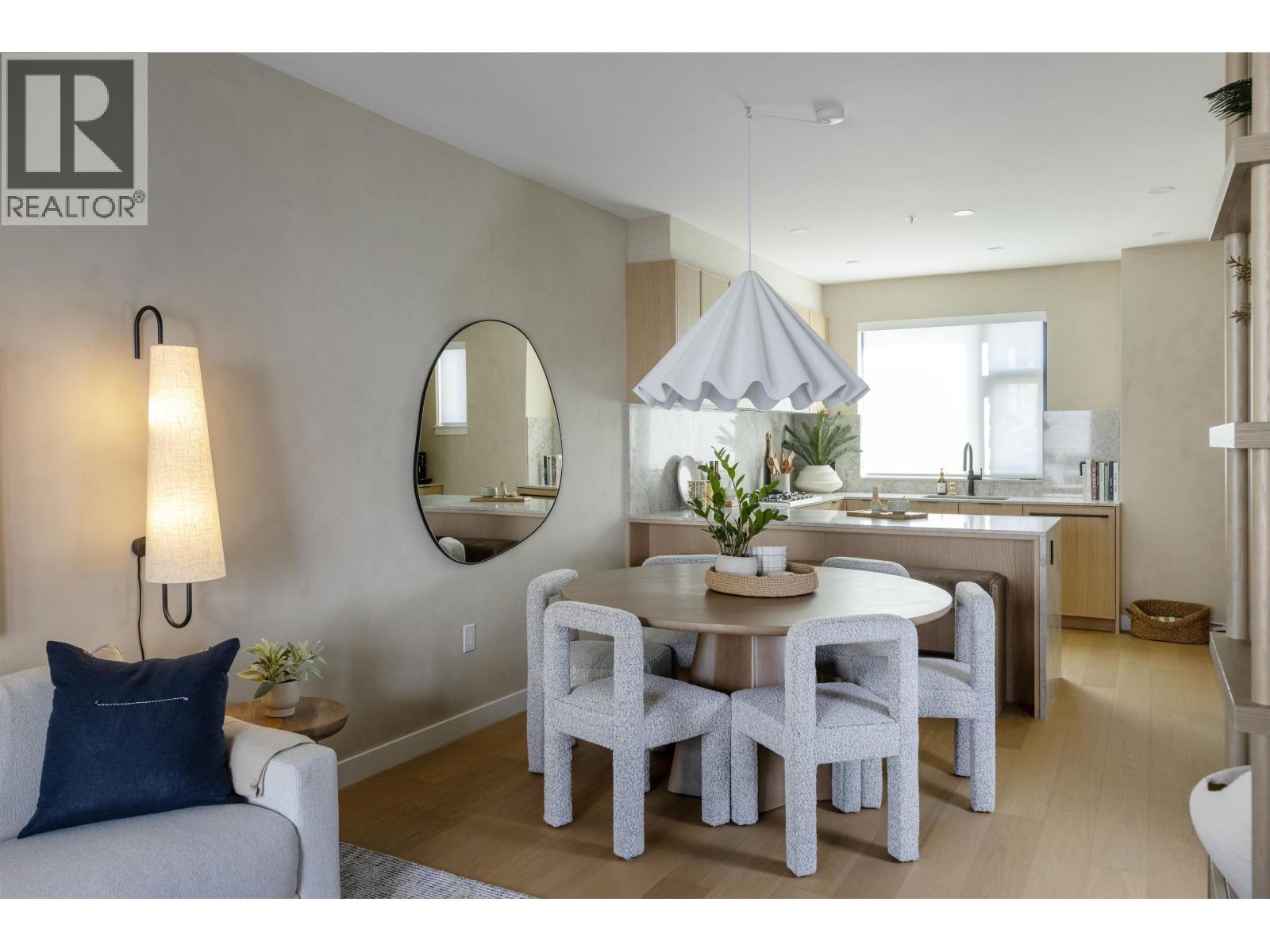 1002 W 37th Avenue Property Photo 11