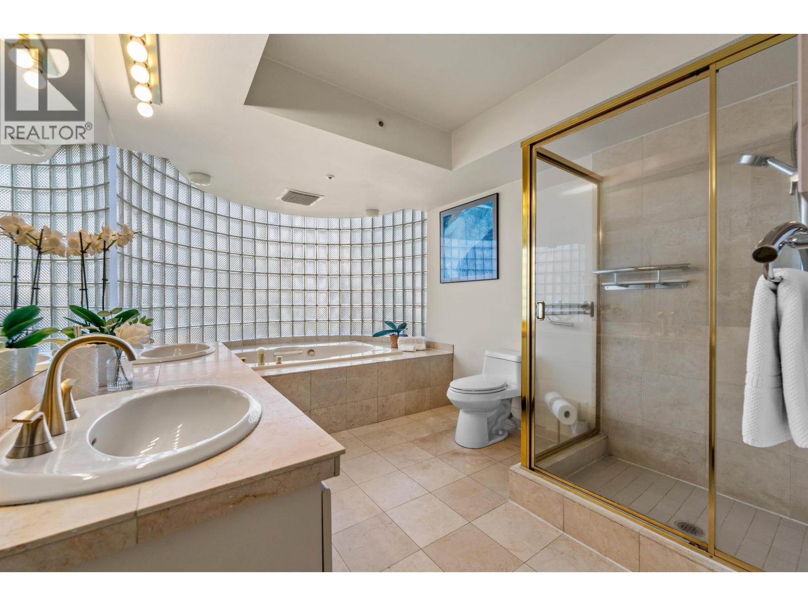 103 2280 Bellevue Avenue Property Photo 25