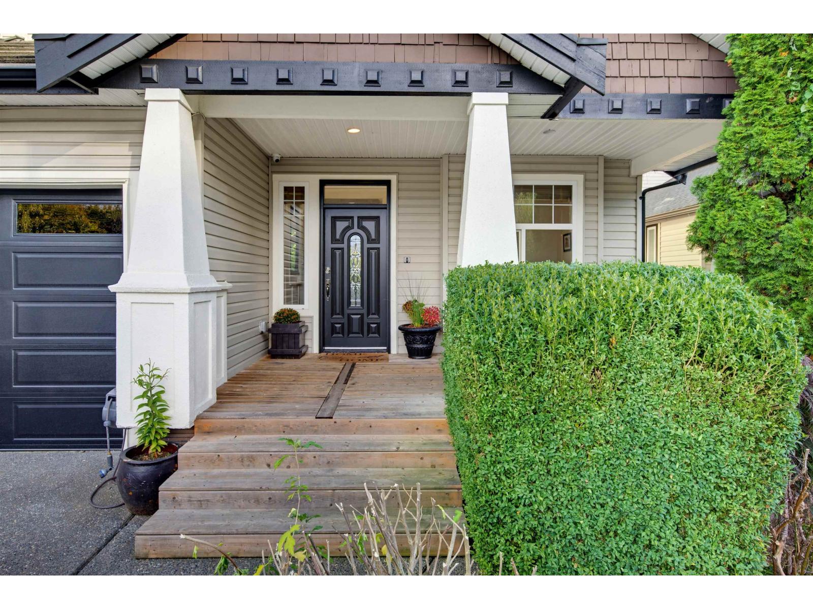 8256 170 Street Property Photo 2