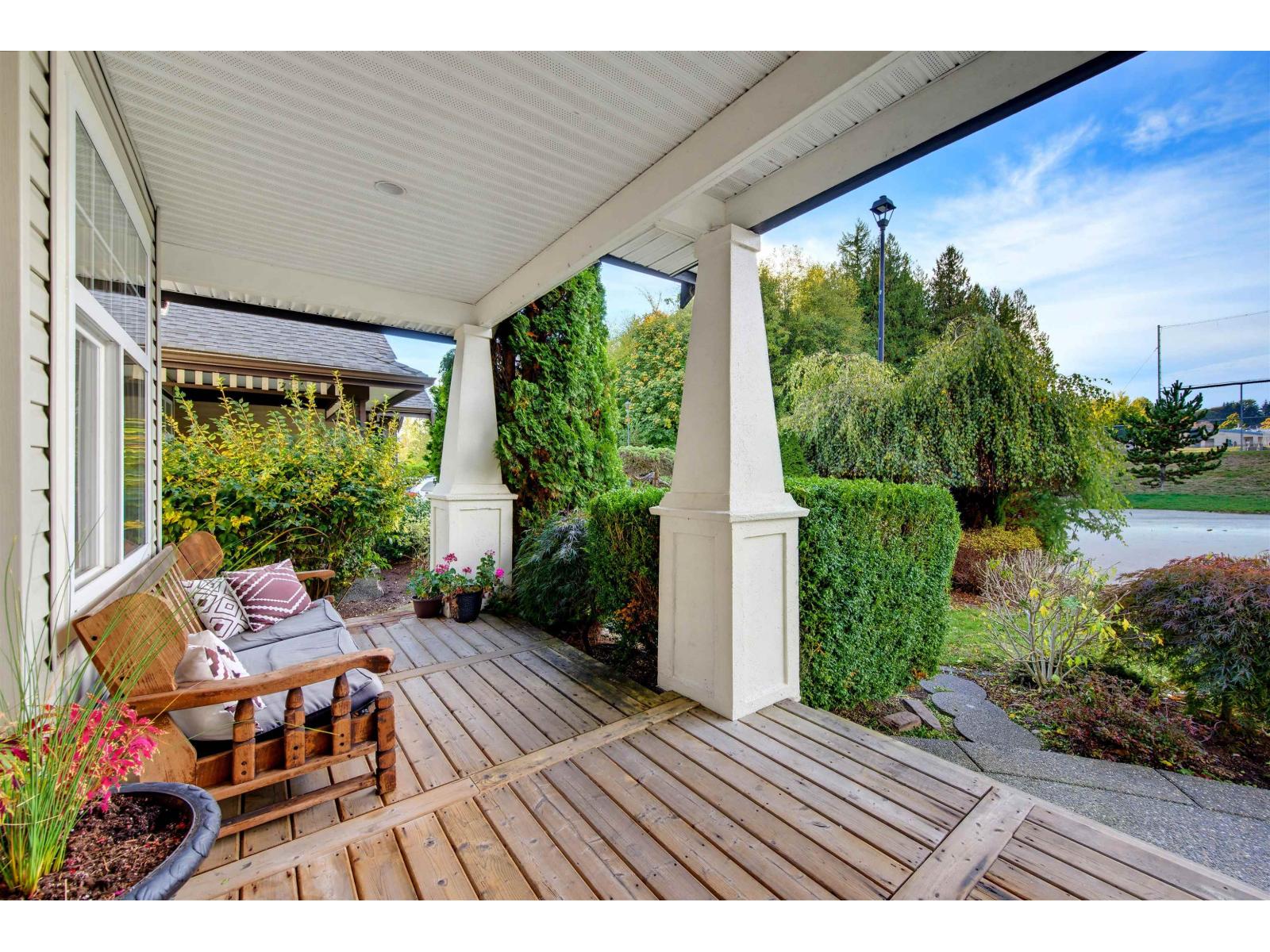 8256 170 Street Property Photo 3