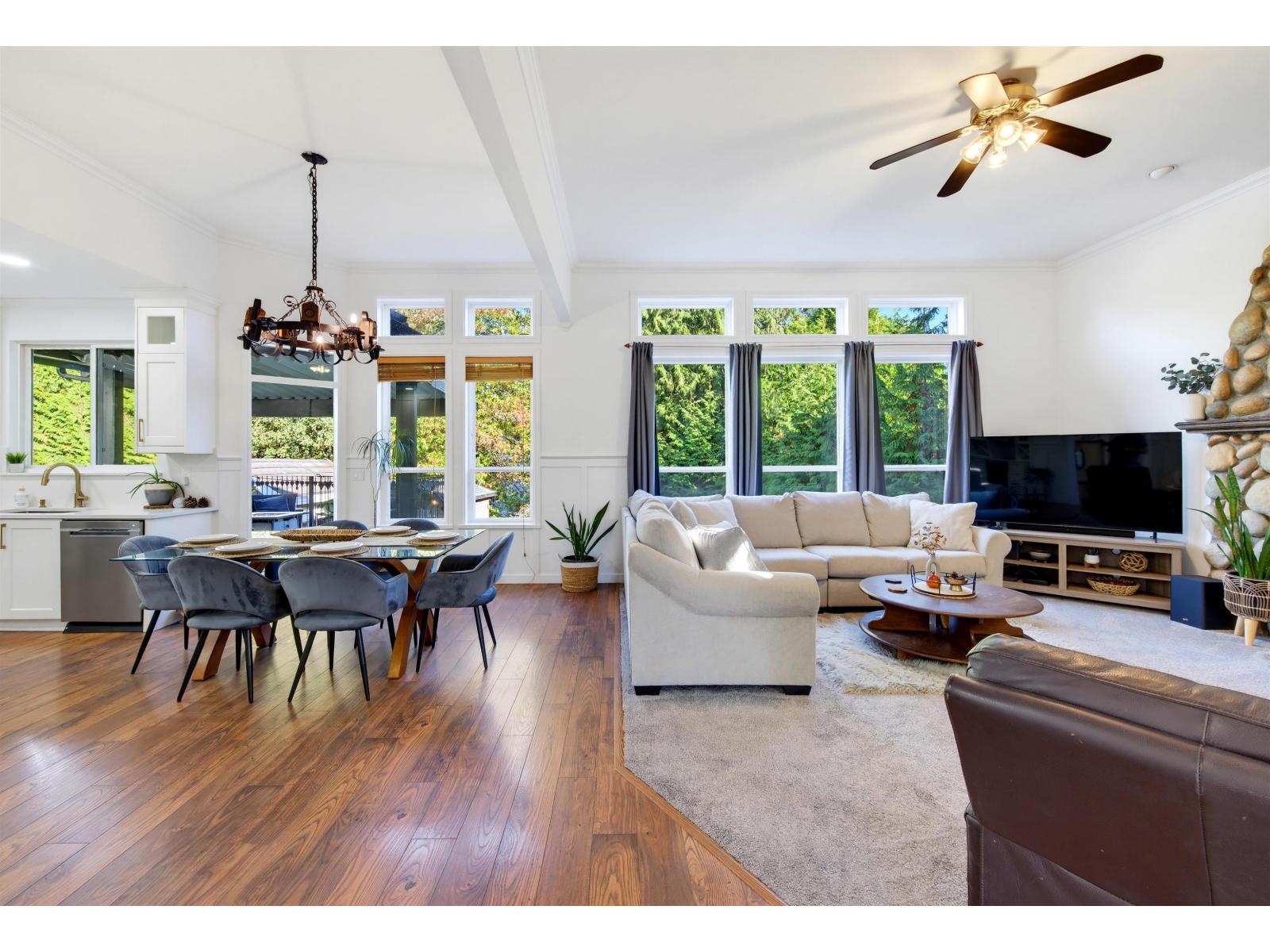 8256 170 Street Property Photo 6