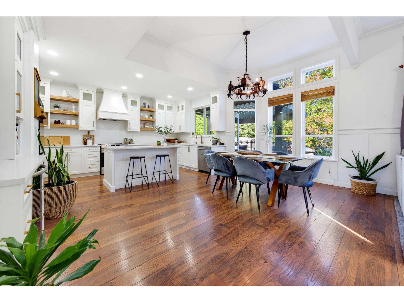 8256 170 Street Property Photo 12