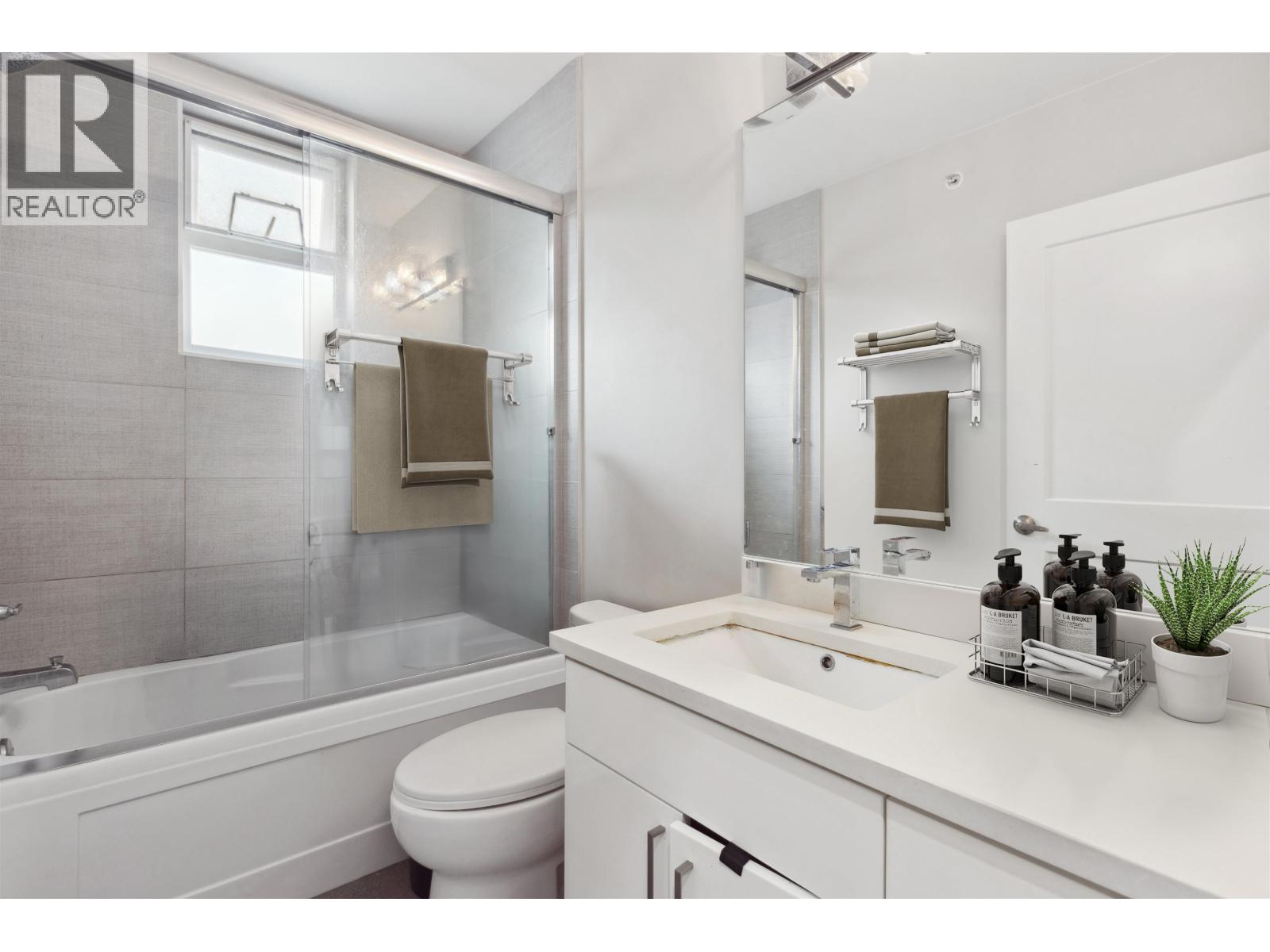 1 22711 Westminster Highway Property Photo 13