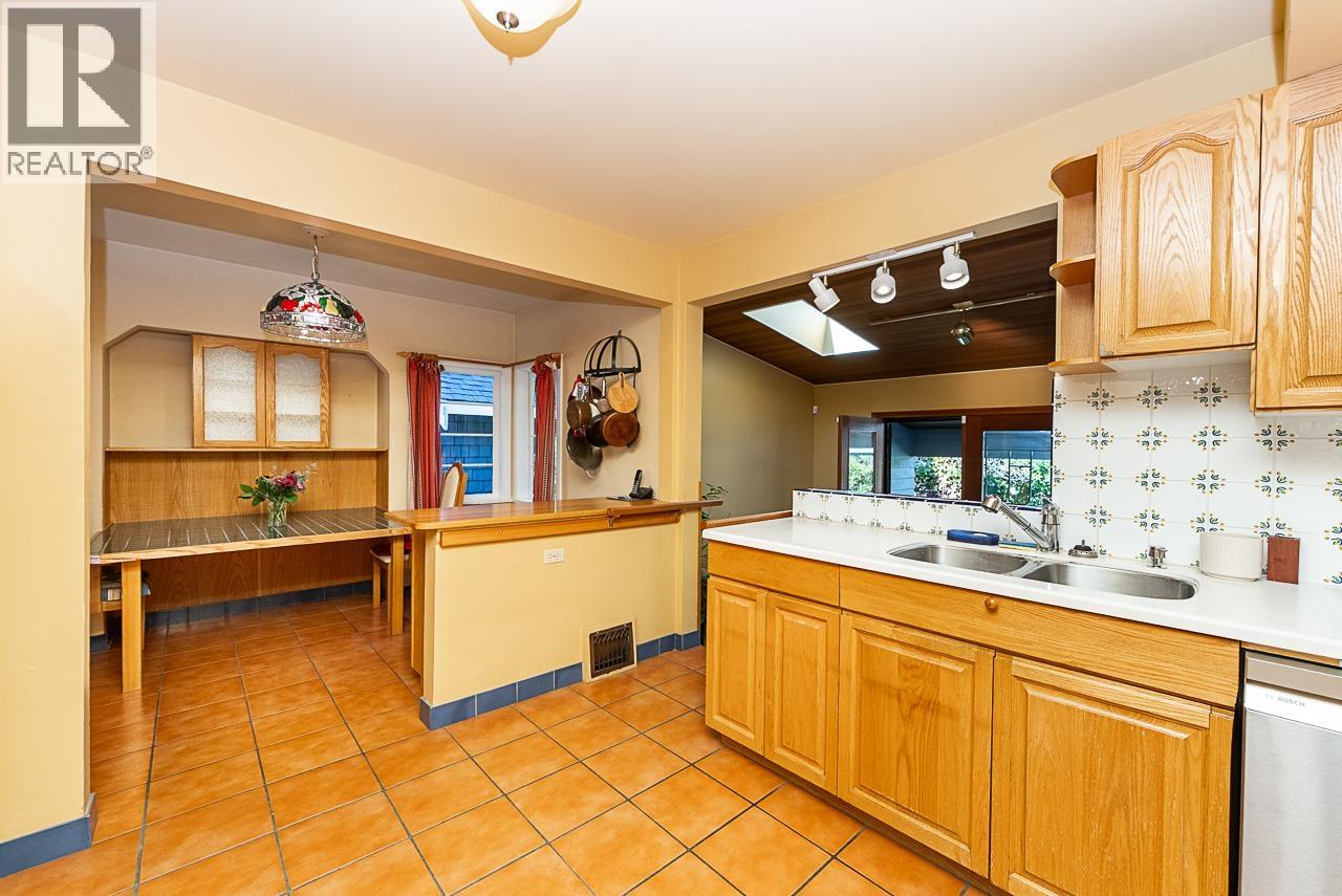 1881 Whyte Avenue Property Photo 12