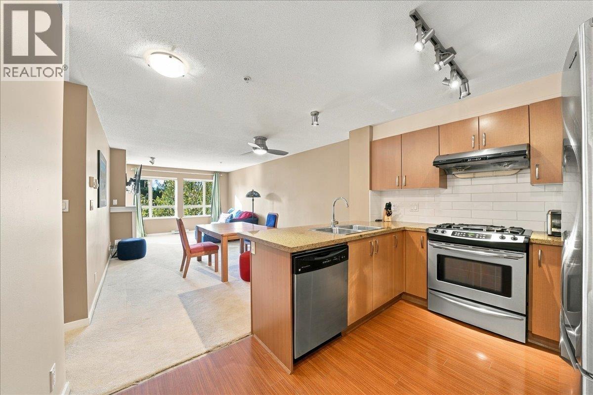 301 3097 Lincoln Avenue Property Photo 4