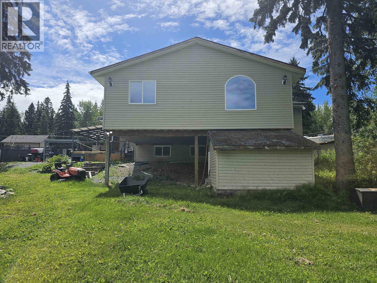 5408 E Purdue Road Property Photo 4