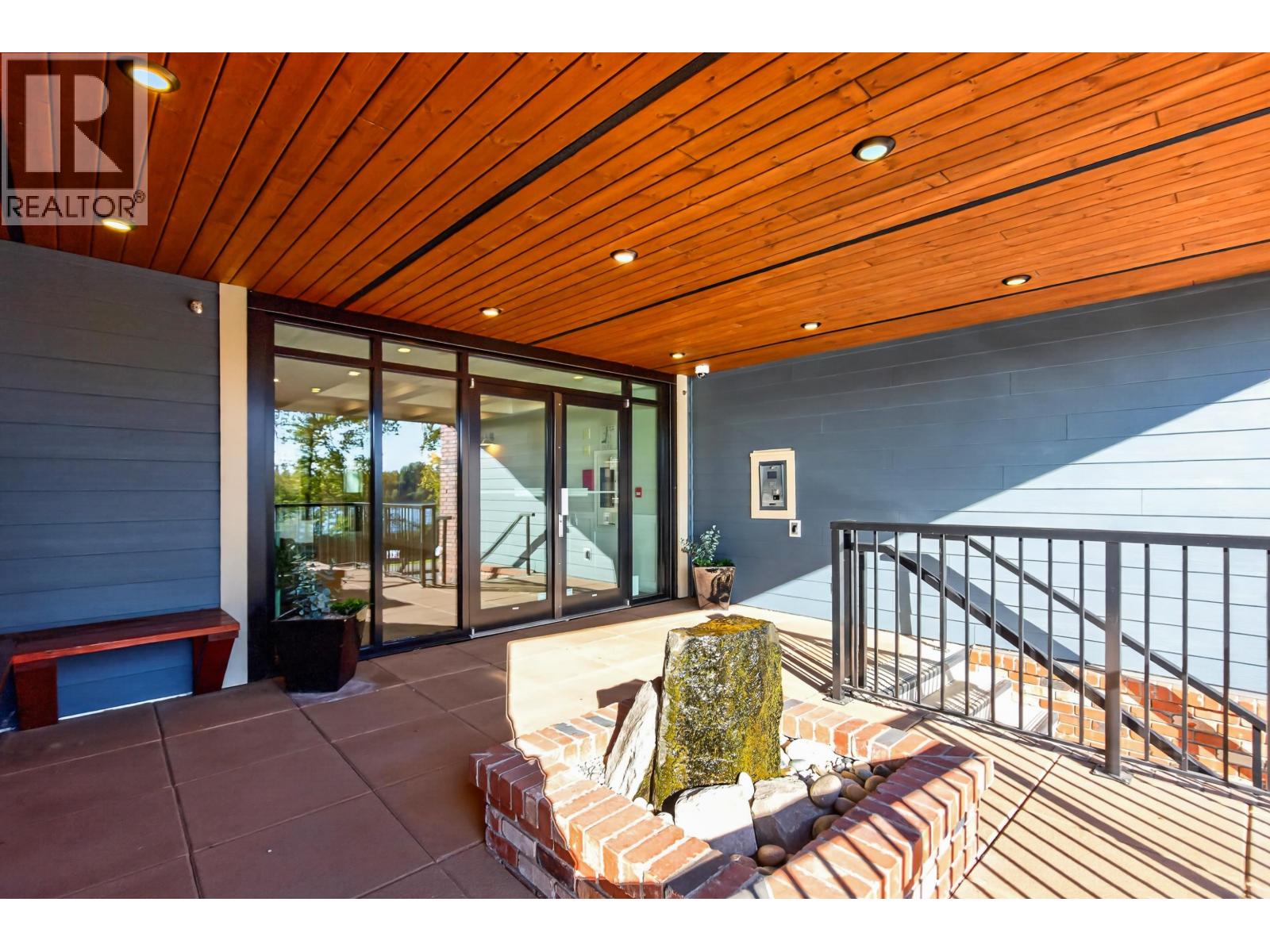 409 22327 River Road Property Photo 5