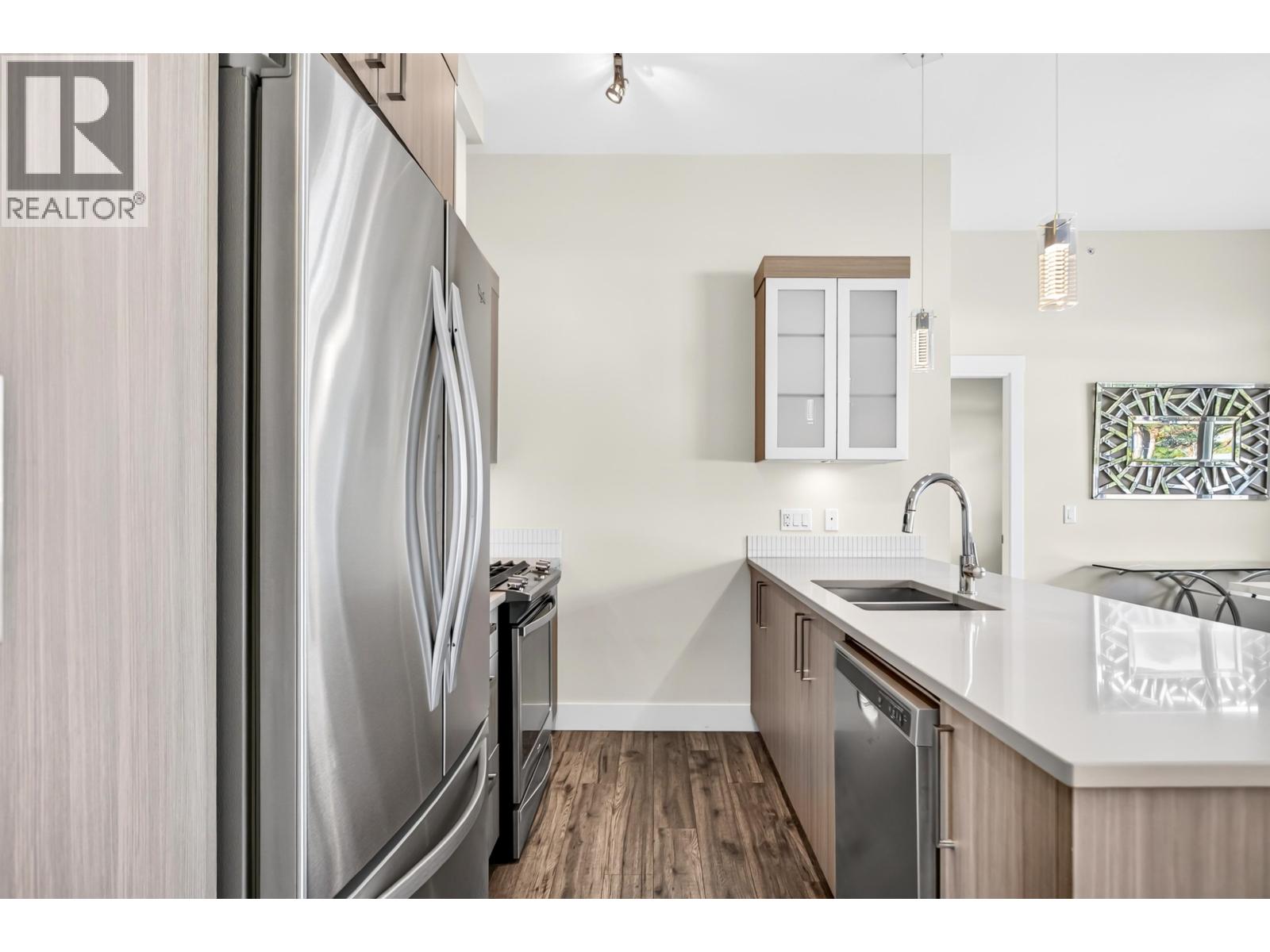 409 22327 River Road Property Photo 9