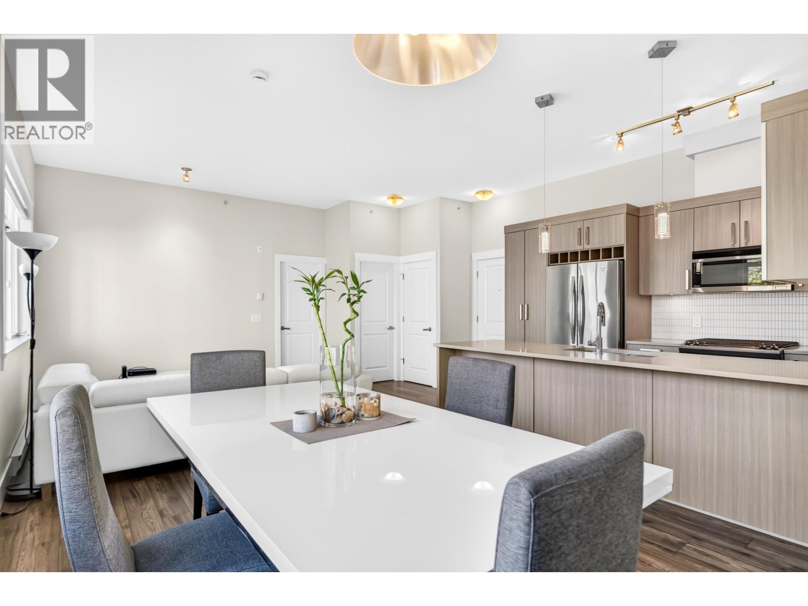 409 22327 River Road Property Photo 17