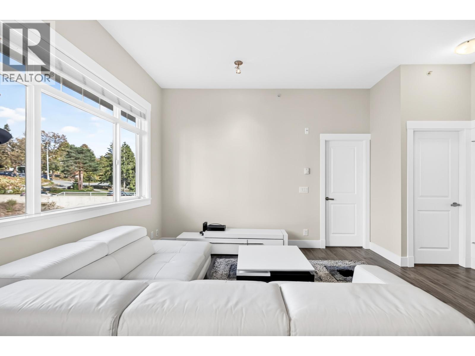 409 22327 River Road Property Photo 22