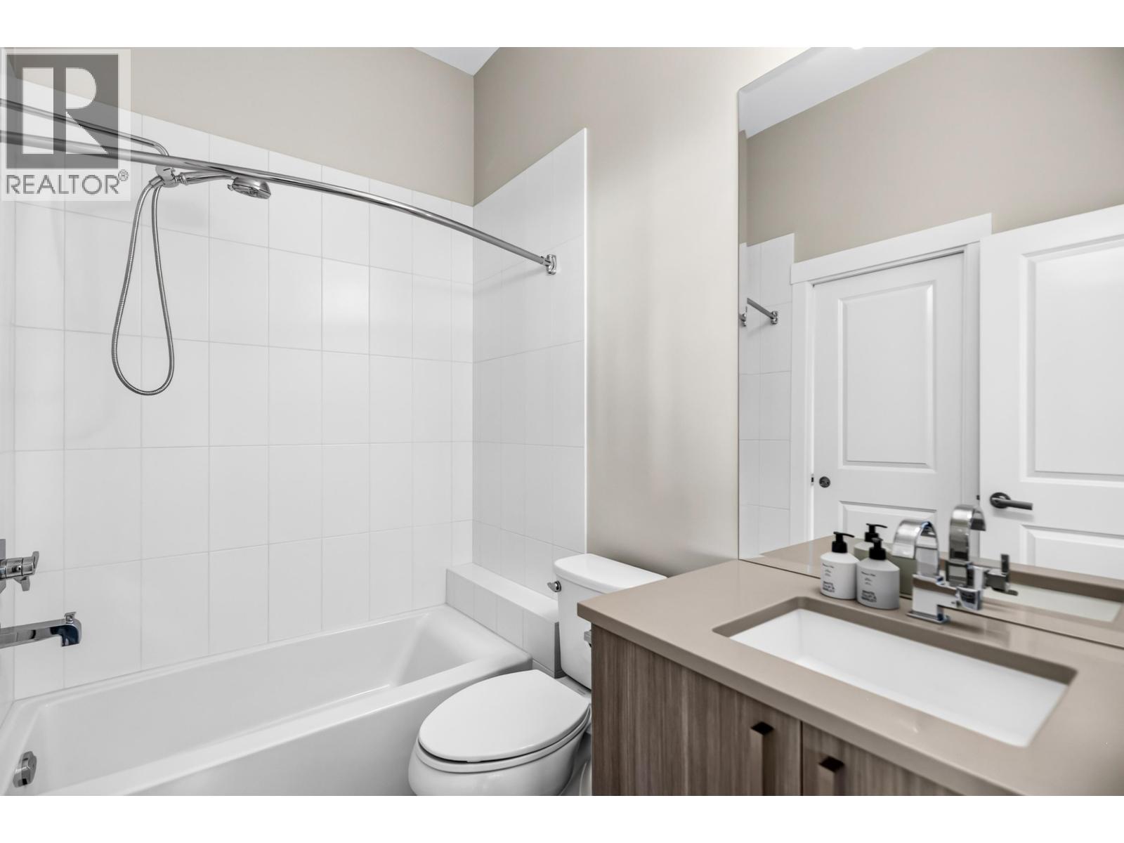 409 22327 River Road Property Photo 32