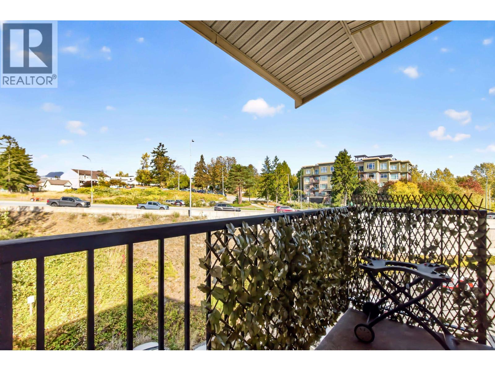 409 22327 River Road Property Photo 35