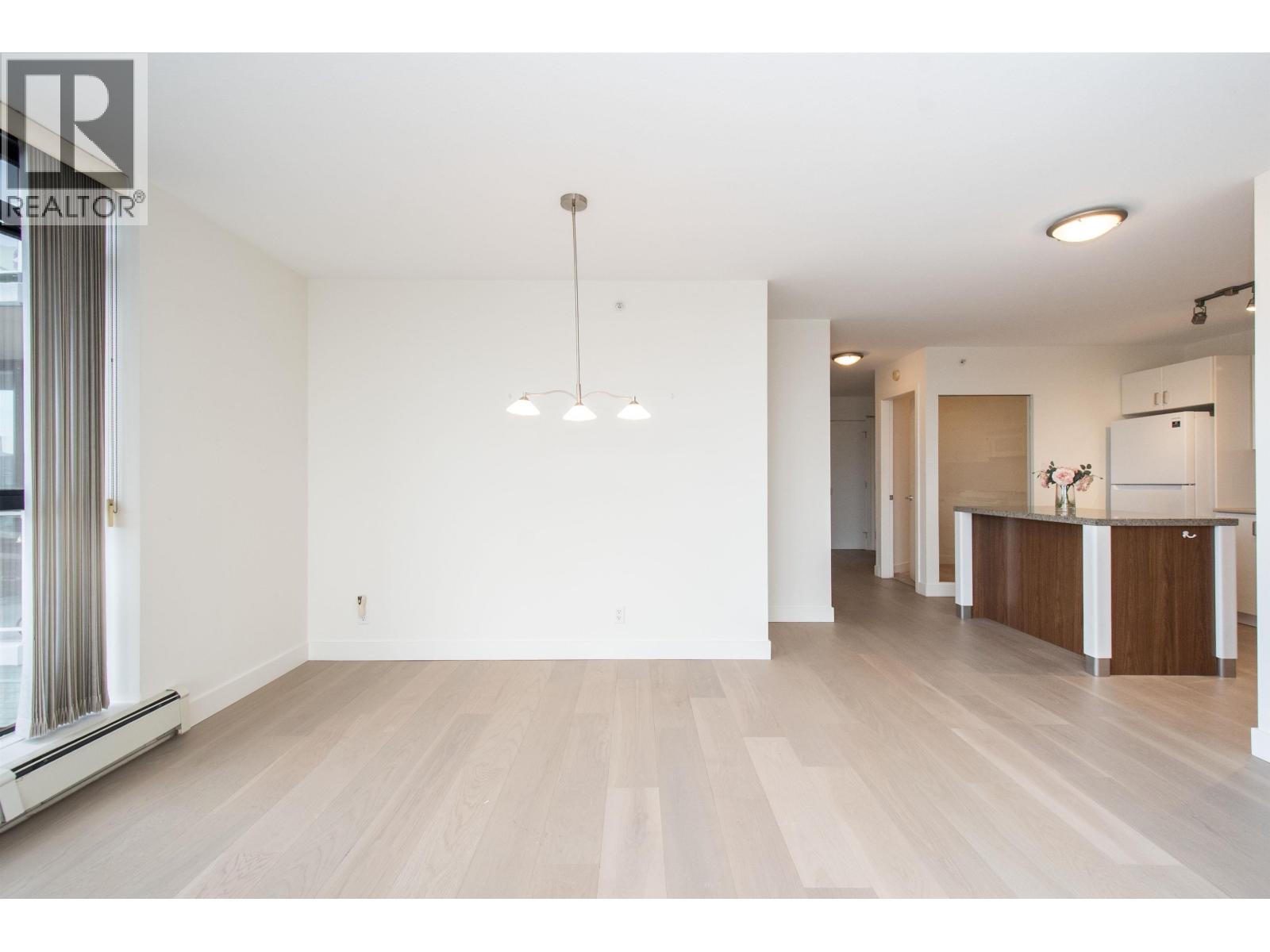 712 175 W 1st Street Property Photo 5