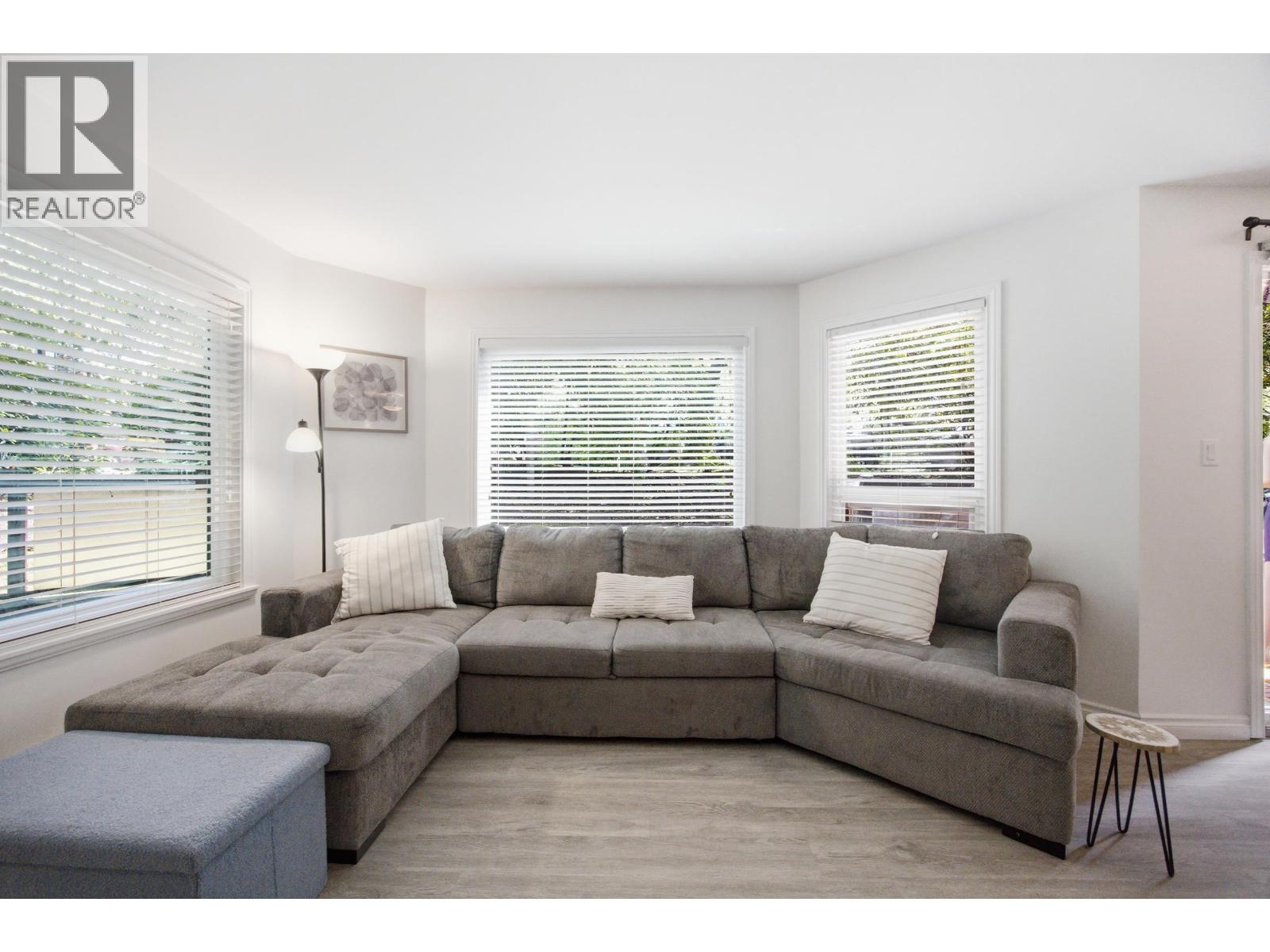 101 175 W 4th Street Property Photo 7