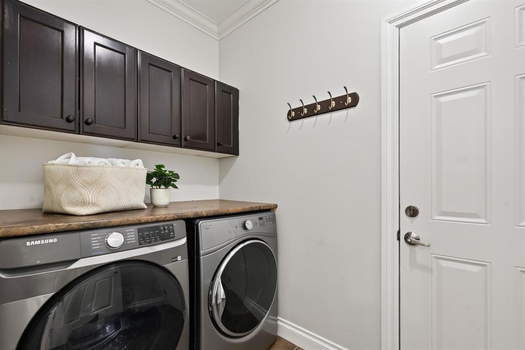 21857 51 Avenue Property Photo 19