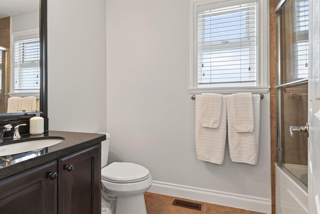21857 51 Avenue Property Photo 26