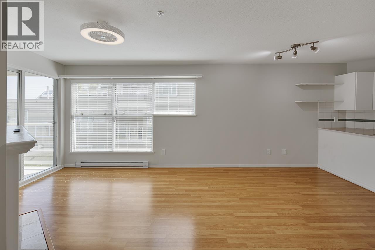 204 943 W 8th Avenue Property Photo 9