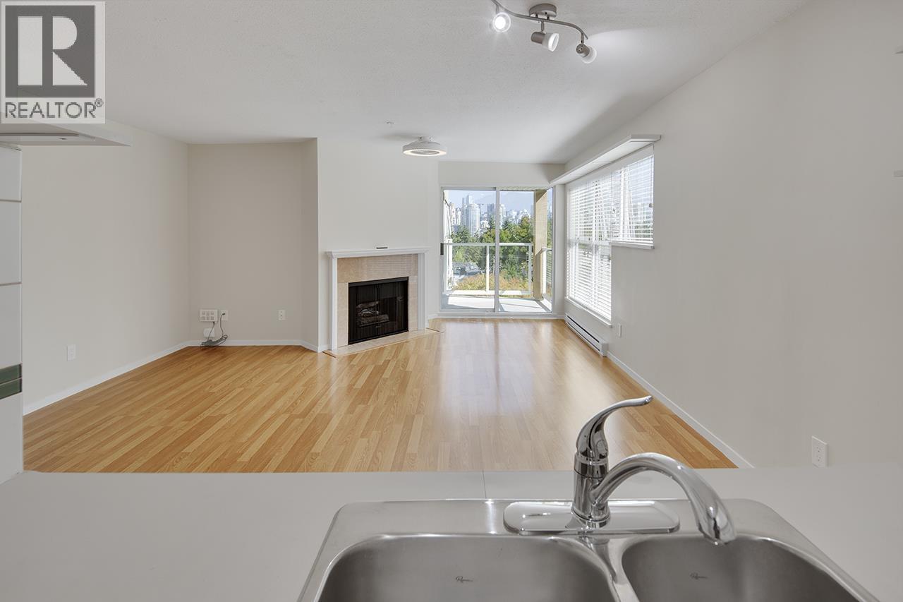 204 943 W 8th Avenue Property Photo 15