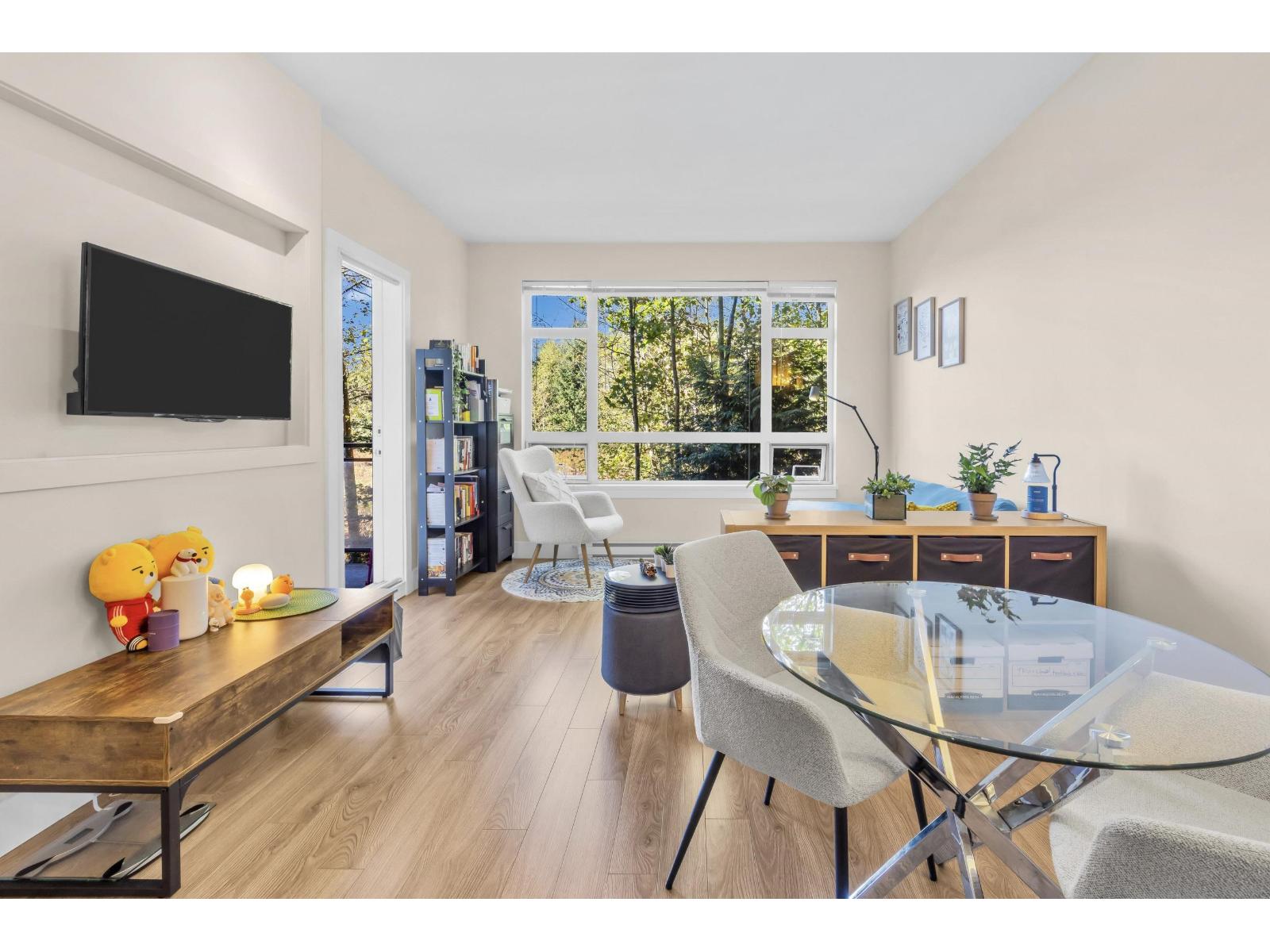 C211 20211 66 Avenue Property Photo 11