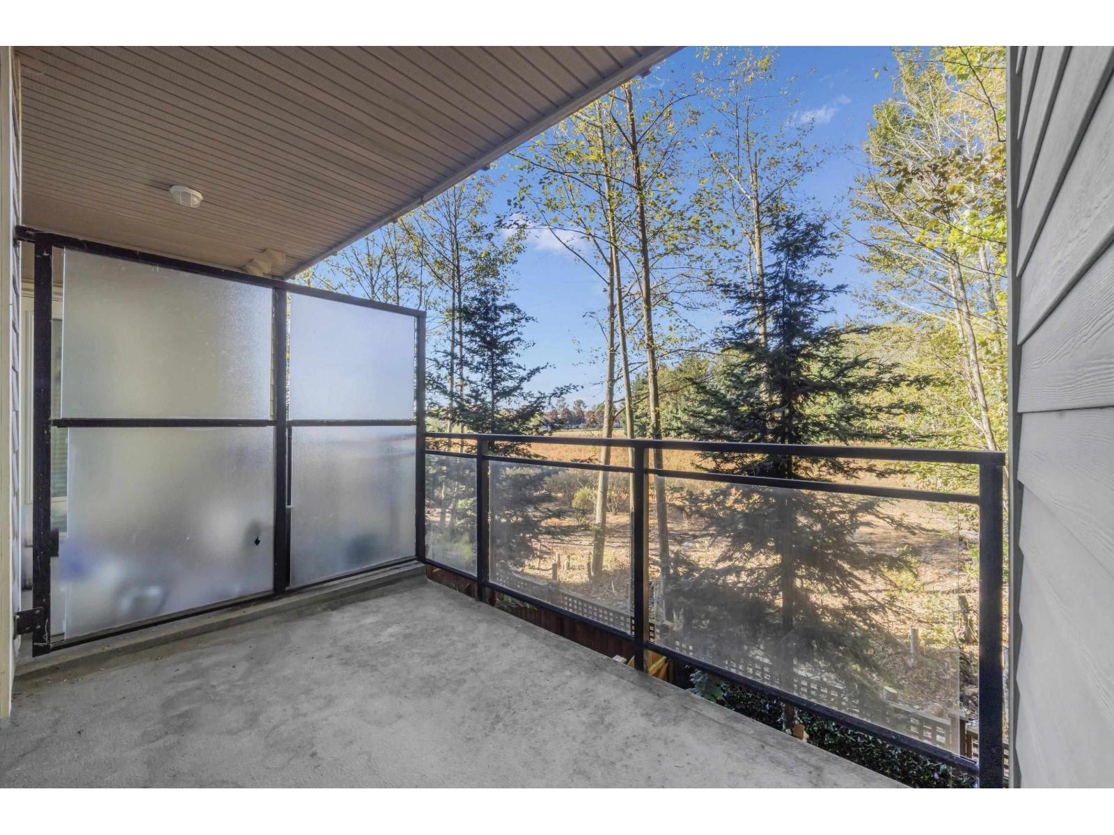 C211 20211 66 Avenue Property Photo 13