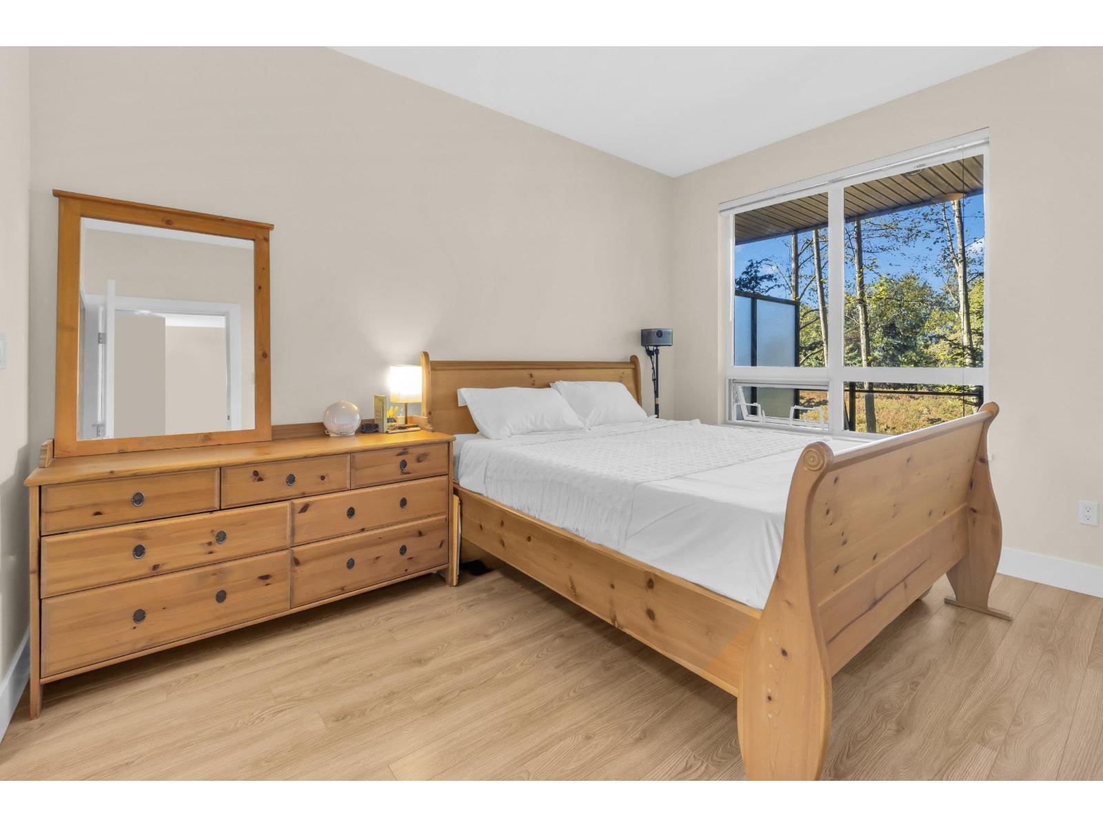 C211 20211 66 Avenue Property Photo 15