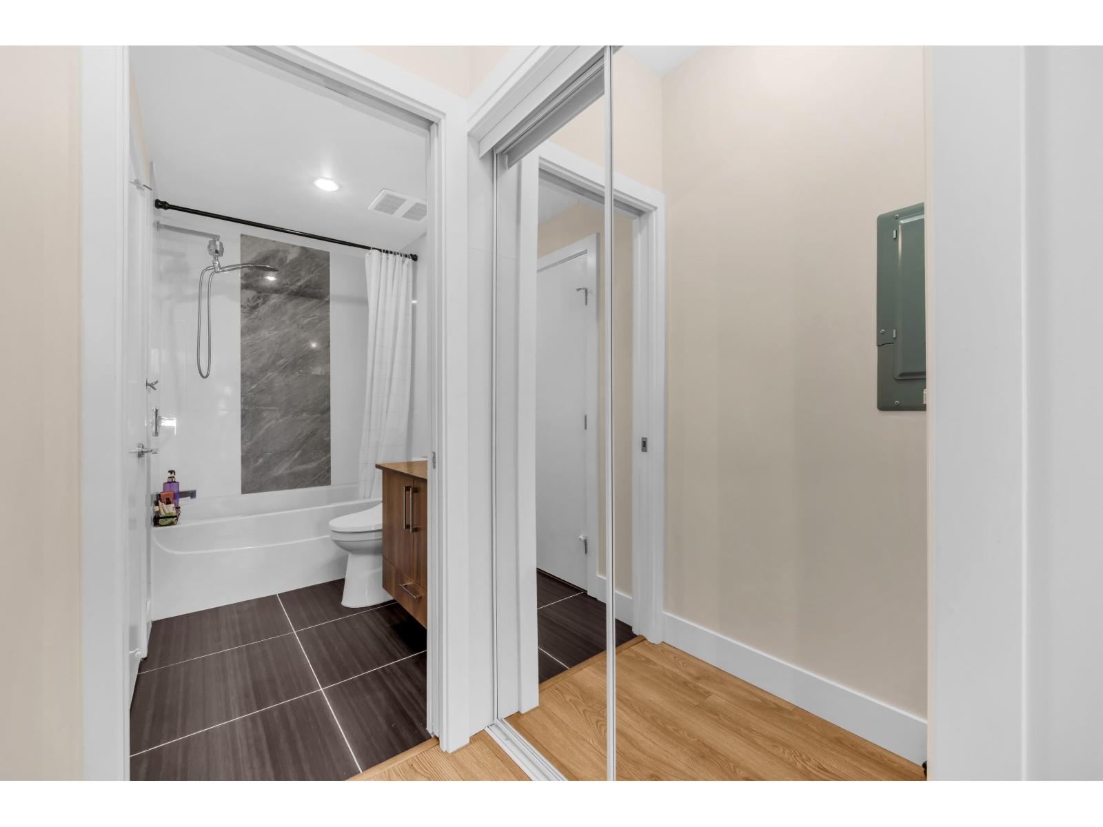 C211 20211 66 Avenue Property Photo 16