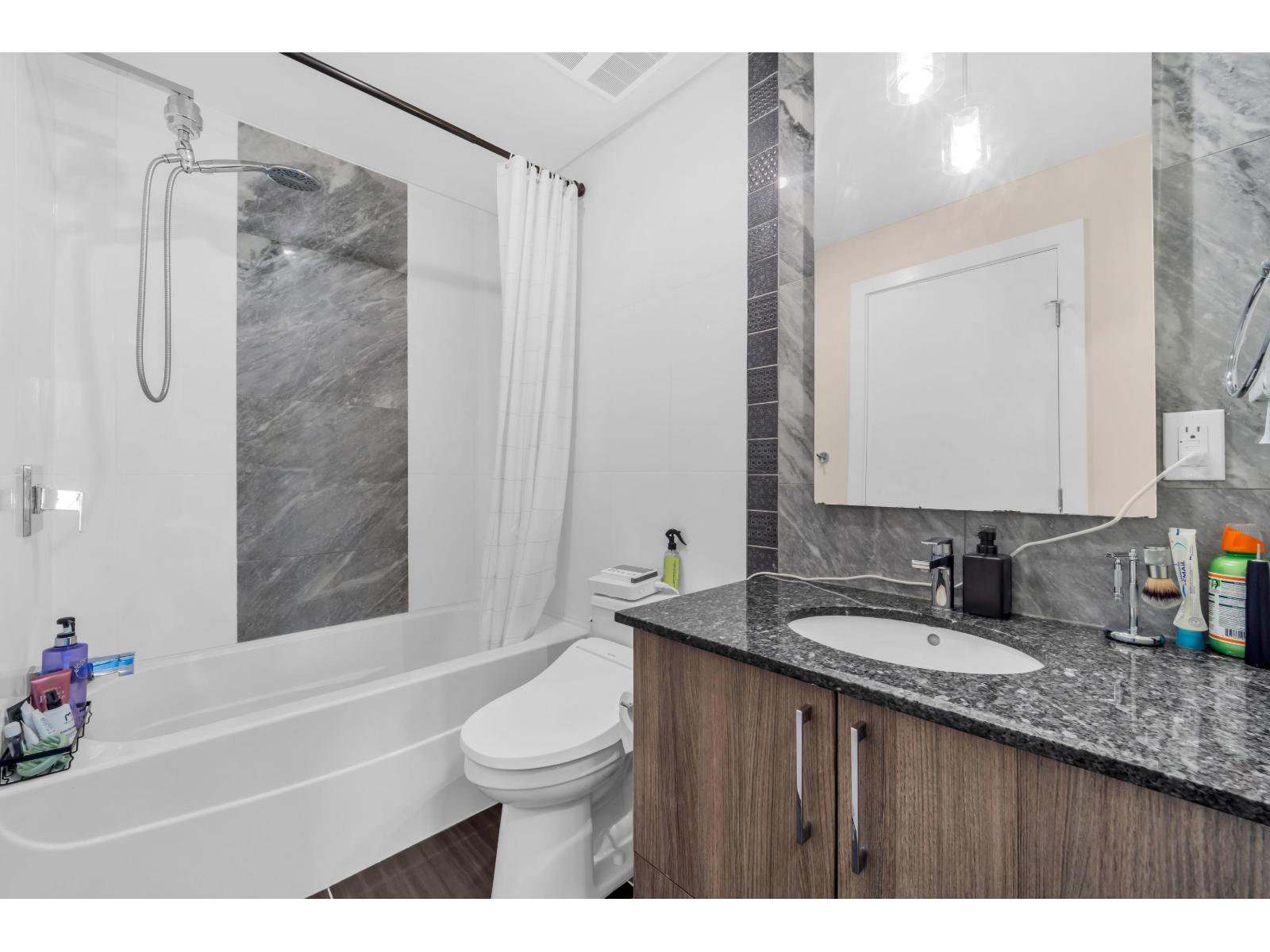 C211 20211 66 Avenue Property Photo 17