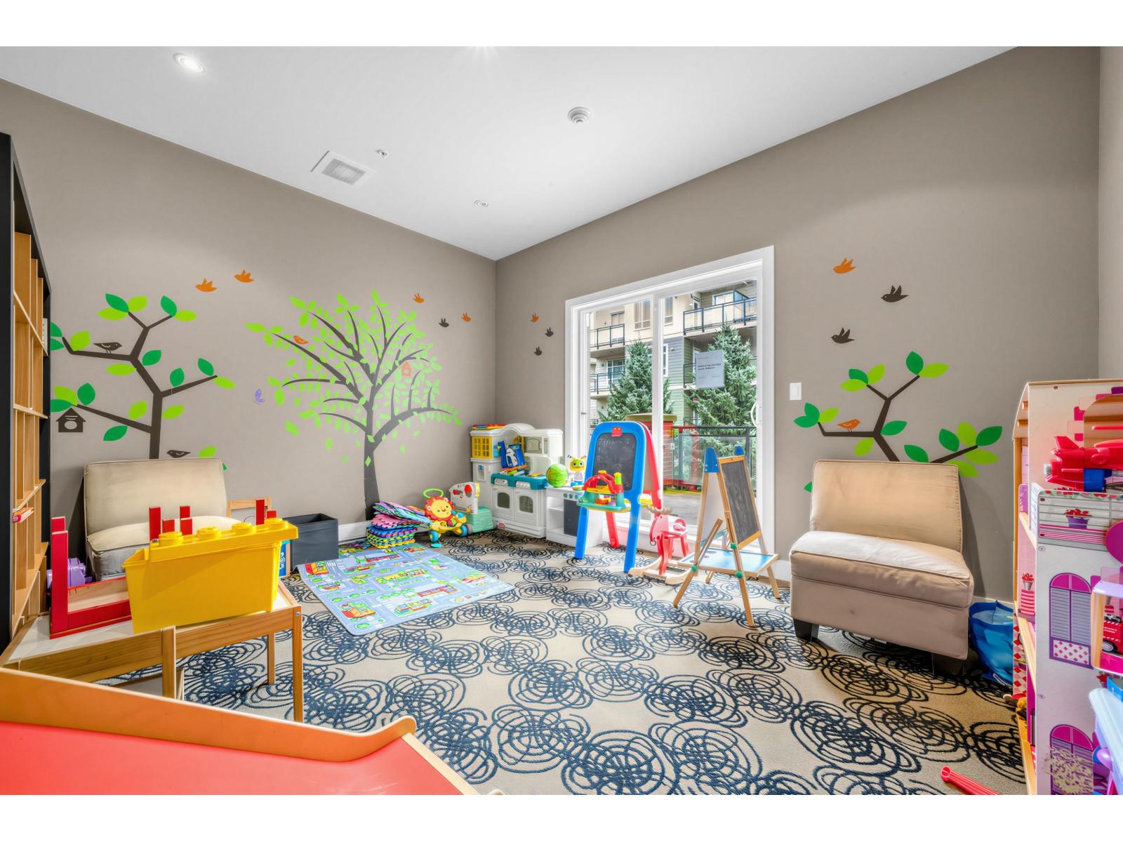 C211 20211 66 Avenue Property Photo 20