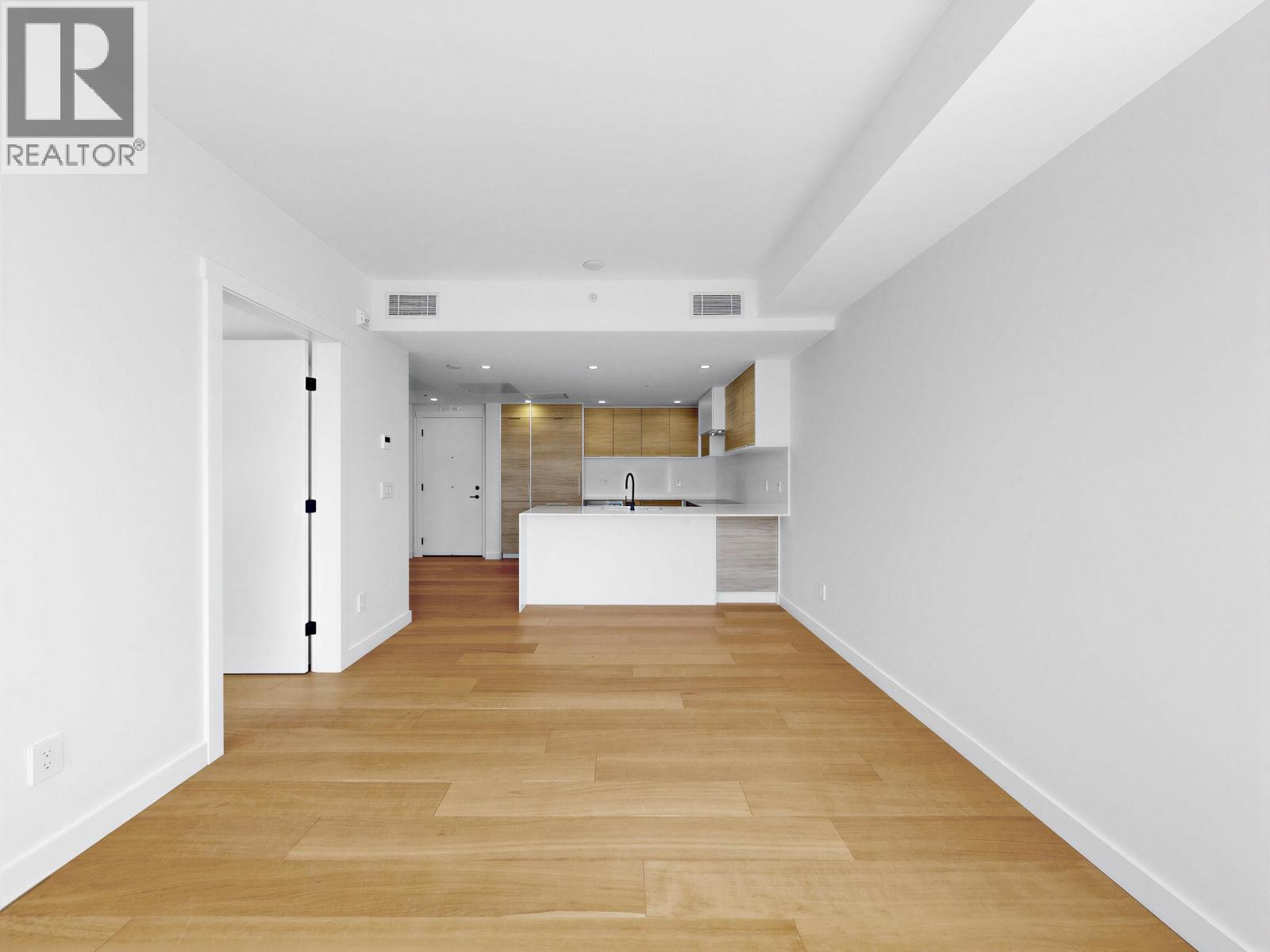 504 6485 Manitoba Street Property Photo 6