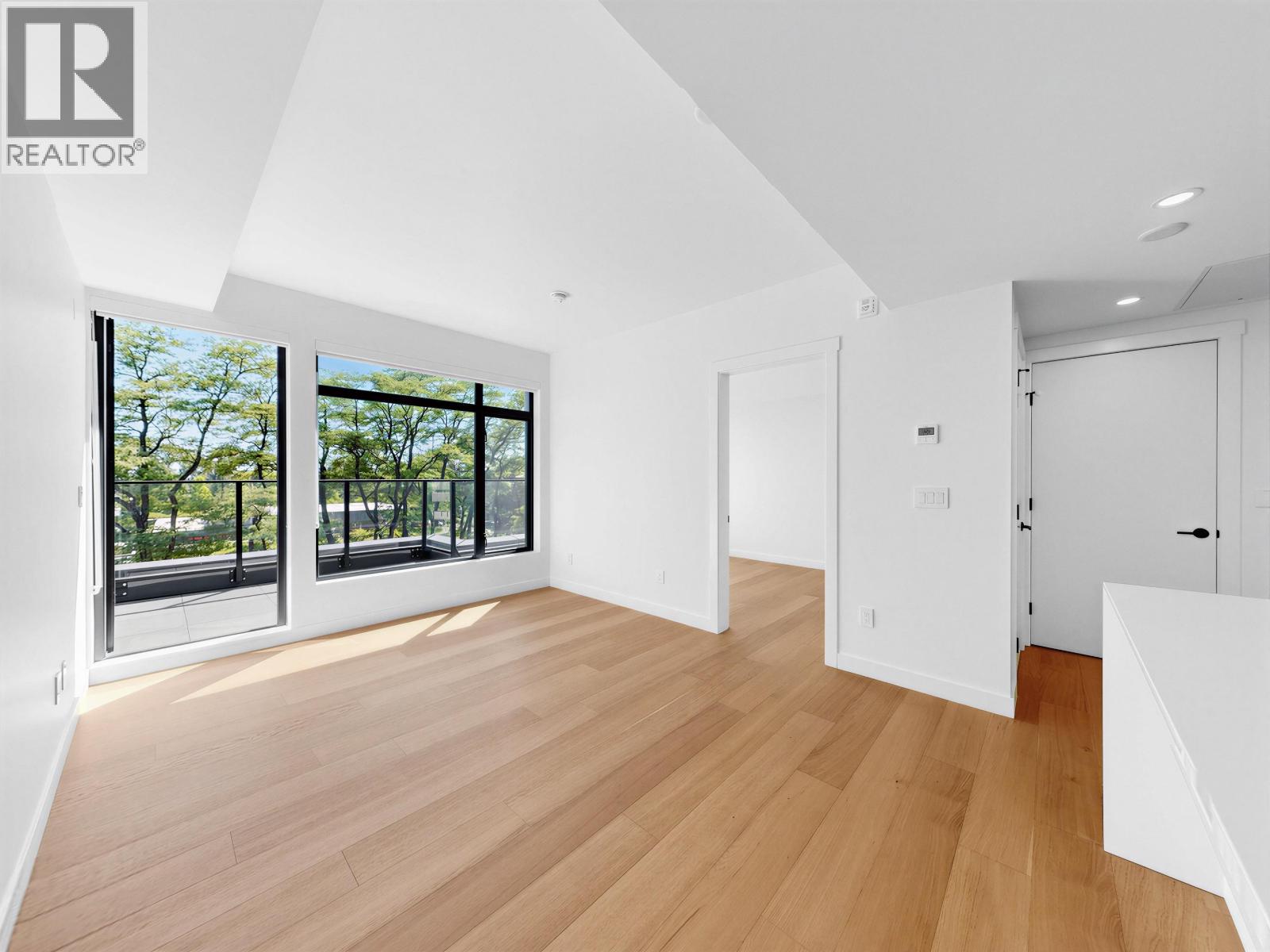 504 6485 Manitoba Street Property Photo 16