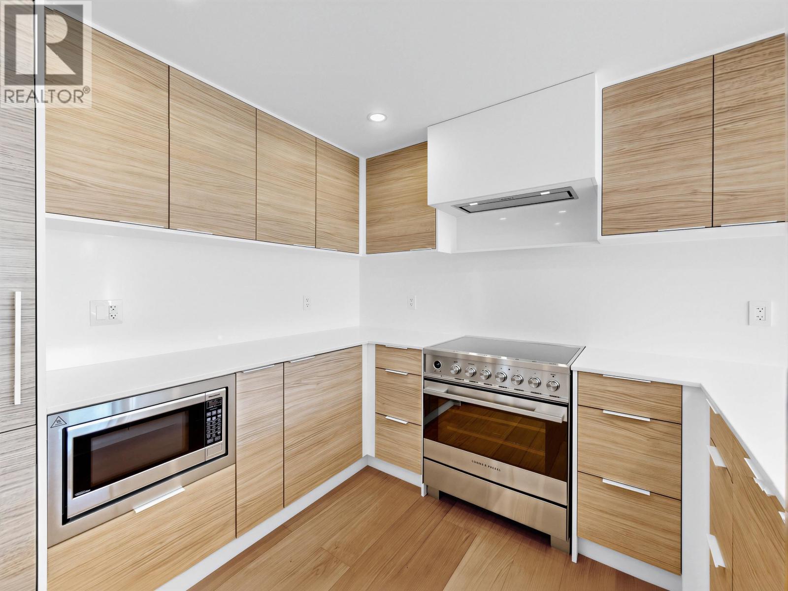 504 6485 Manitoba Street Property Photo 18